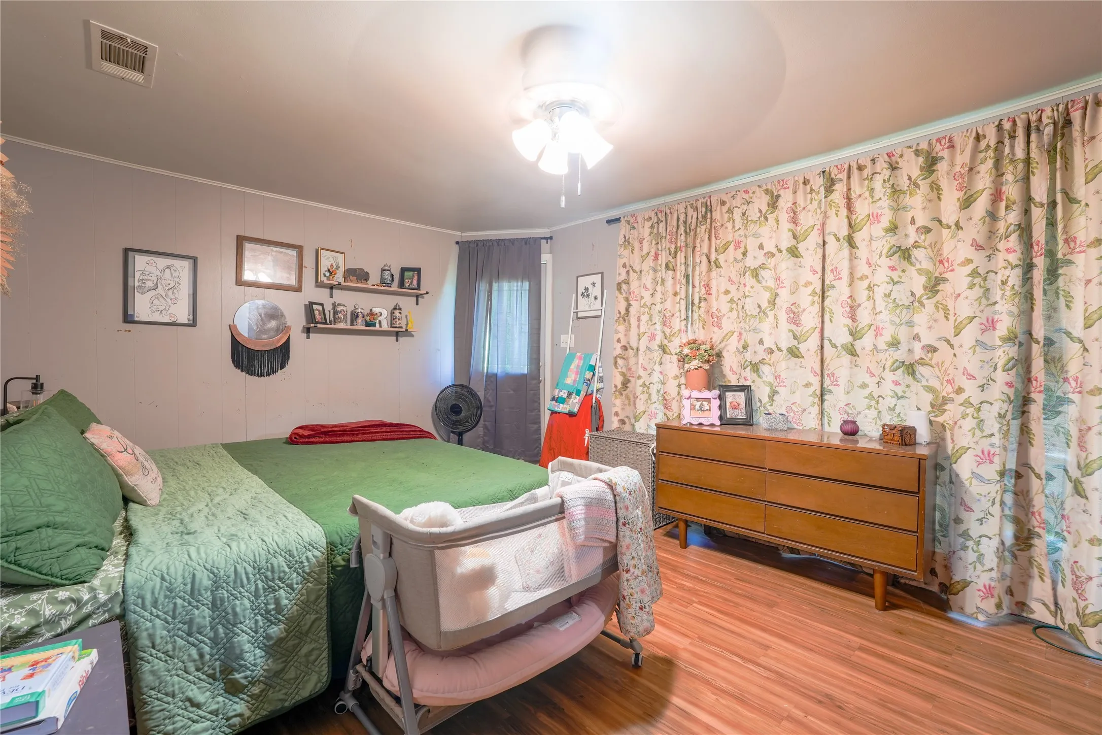 Single Family Residence For Sale in Falls County , 5073 State Highway 7, Marlin, Texas 76661, 3 Bedroom, 2 Bathroom, Garage spaces, 1,359 Sqft, built in 1960, mls#21284819, Real Estate Agent in Marlin, Homes For Sale in Falls county, Homes For Sale in Marlin, Realtor in Marlin Texas, Real Estate Brokerage Independent Realty Texas, Luminita Cordes Realtor