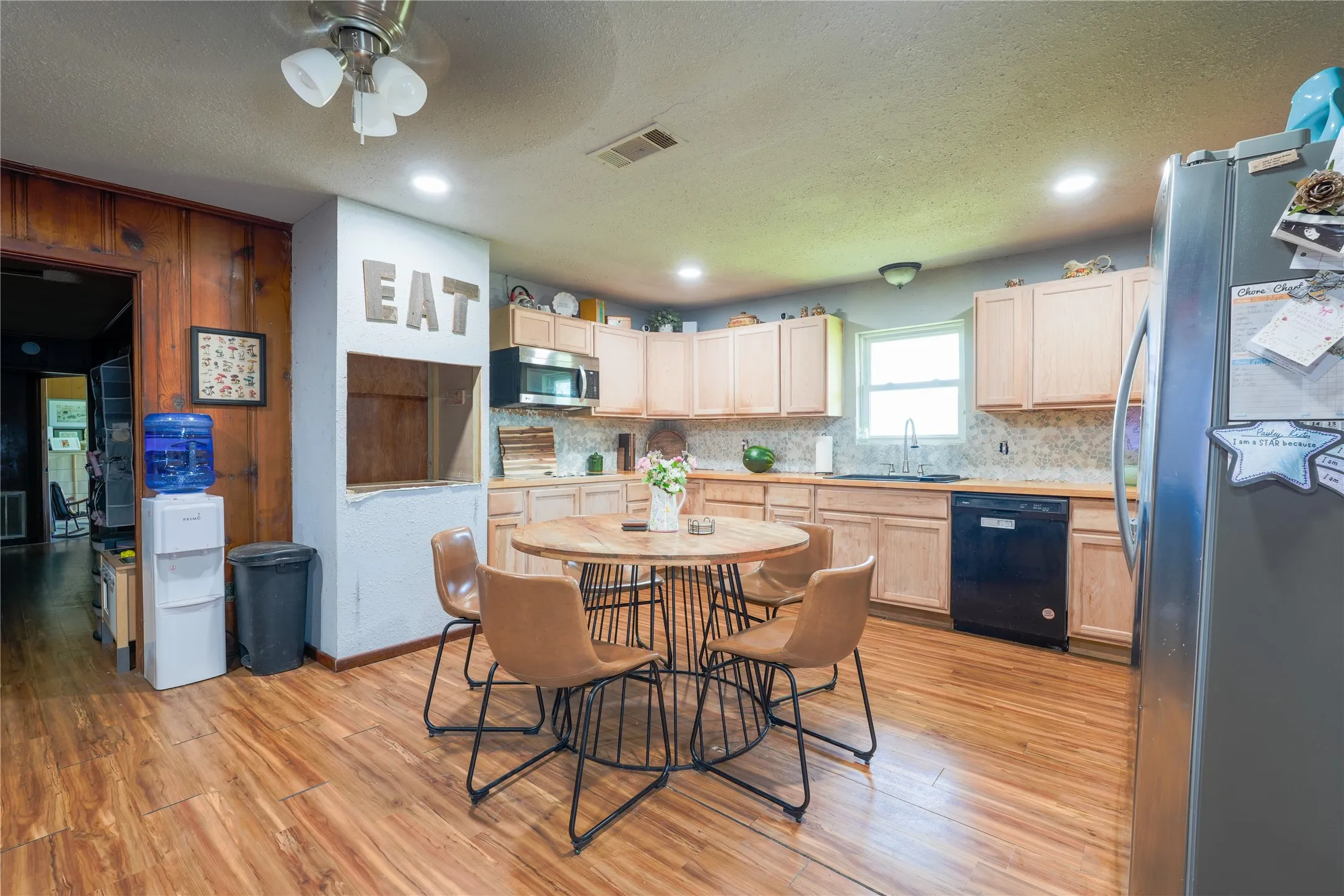Single Family Residence For Sale in Falls County , 5073 State Highway 7, Marlin, Texas 76661, 3 Bedroom, 2 Bathroom, Garage spaces, 1,359 Sqft, built in 1960, mls#21284819, Real Estate Agent in Marlin, Homes For Sale in Falls county, Homes For Sale in Marlin, Realtor in Marlin Texas, Real Estate Brokerage Independent Realty Texas, Luminita Cordes Realtor