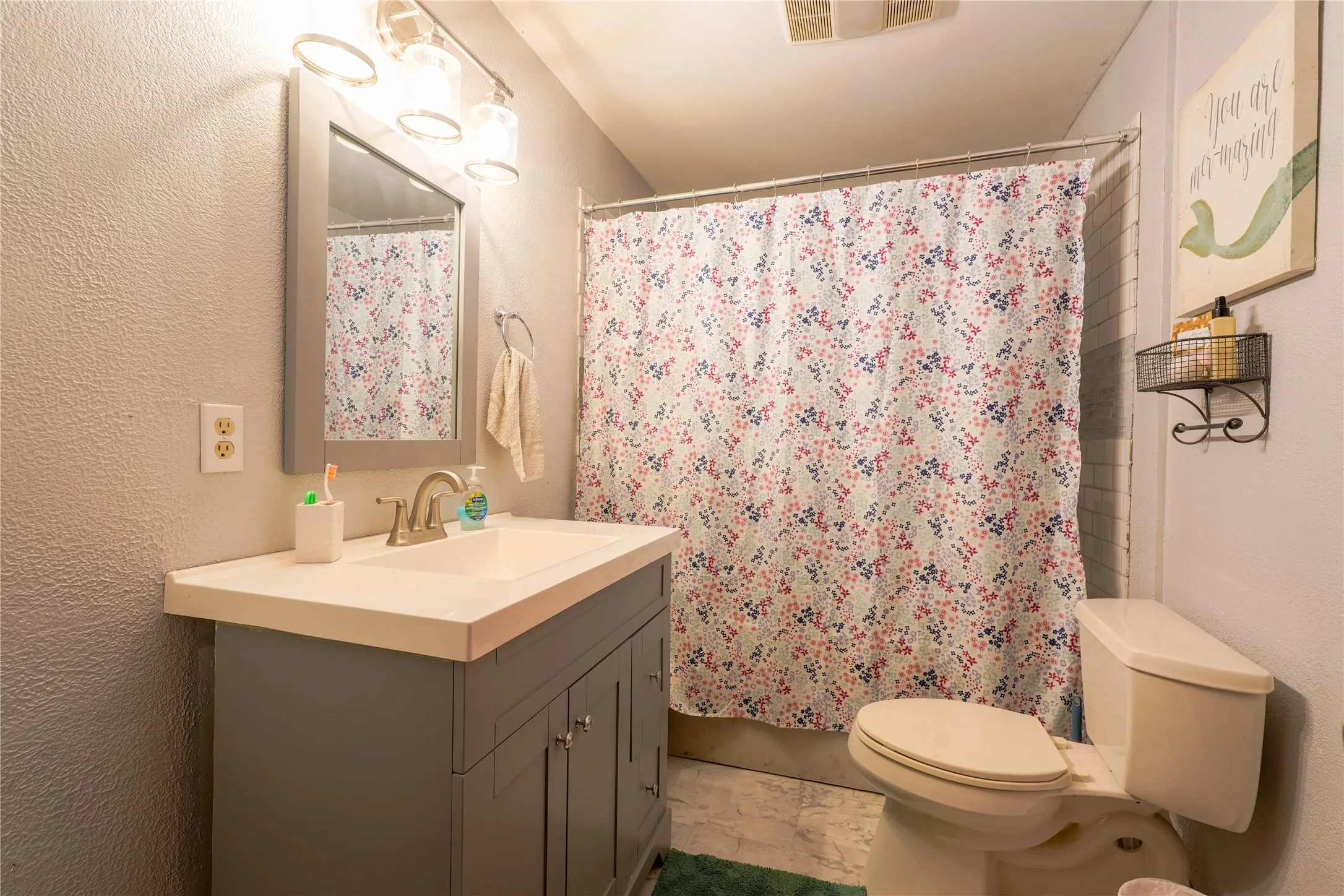 Single Family Residence For Sale in Falls County , 5073 State Highway 7, Marlin, Texas 76661, 3 Bedroom, 2 Bathroom, Garage spaces, 1,359 Sqft, built in 1960, mls#21284819, Real Estate Agent in Marlin, Homes For Sale in Falls county, Homes For Sale in Marlin, Realtor in Marlin Texas, Real Estate Brokerage Independent Realty Texas, Luminita Cordes Realtor