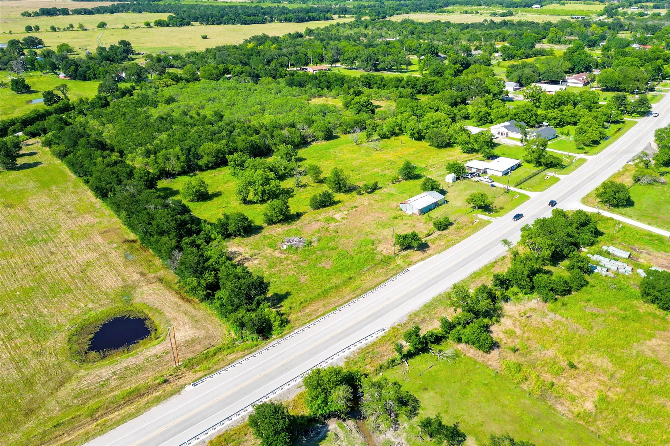 Single Family Residence For Sale in Falls County , 5073 State Highway 7, Marlin, Texas 76661, 3 Bedroom, 2 Bathroom, Garage spaces, 1,359 Sqft, built in 1960, mls#21284819, Real Estate Agent in Marlin, Homes For Sale in Falls county, Homes For Sale in Marlin, Realtor in Marlin Texas, Real Estate Brokerage Independent Realty Texas, Luminita Cordes Realtor