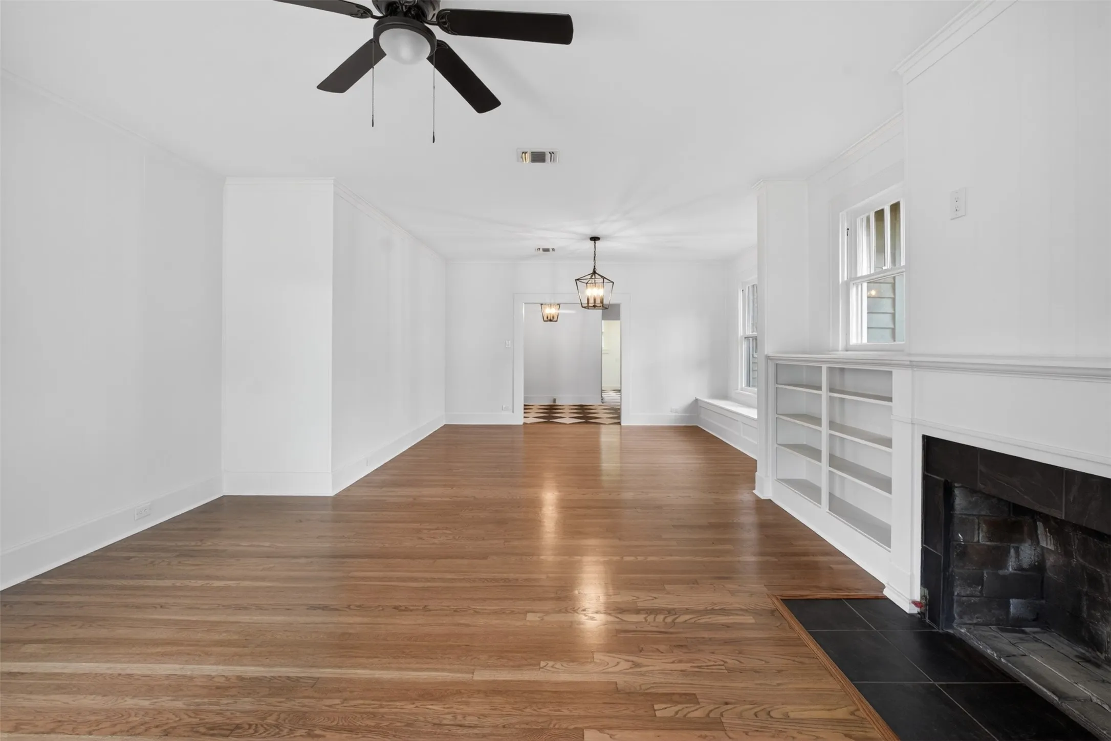 Single Family Residence For Sale in Harrison County , 106 Washington Place S, Marshall, Texas 75670, 3 Bedrooms, 2 Bathrooms, 1 Garage spaces, 1,794 Sqft, built in 1920, Price $224,900, mls#21284321, Real Estate Agent in Marshall, Homes For Sale in Harrison county, Homes For Sale in Marshall, Realtor in Marshall Texas, Real Estate Brokerage Independent Realty Texas, Luminita Cordes Realtor