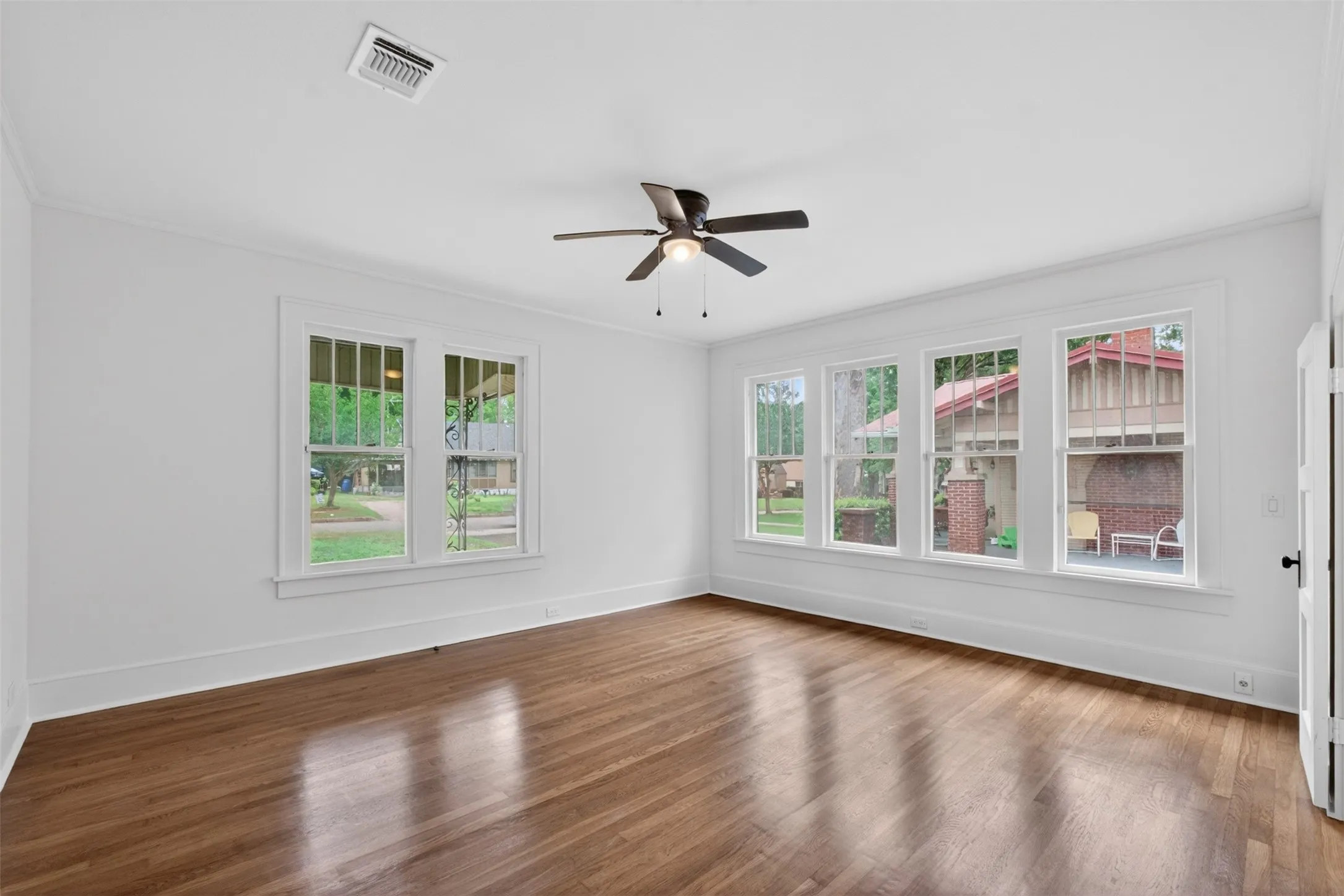 Single Family Residence For Sale in Harrison County , 106 Washington Place S, Marshall, Texas 75670, 3 Bedrooms, 2 Bathrooms, 1 Garage spaces, 1,794 Sqft, built in 1920, Price $224,900, mls#21284321, Real Estate Agent in Marshall, Homes For Sale in Harrison county, Homes For Sale in Marshall, Realtor in Marshall Texas, Real Estate Brokerage Independent Realty Texas, Luminita Cordes Realtor