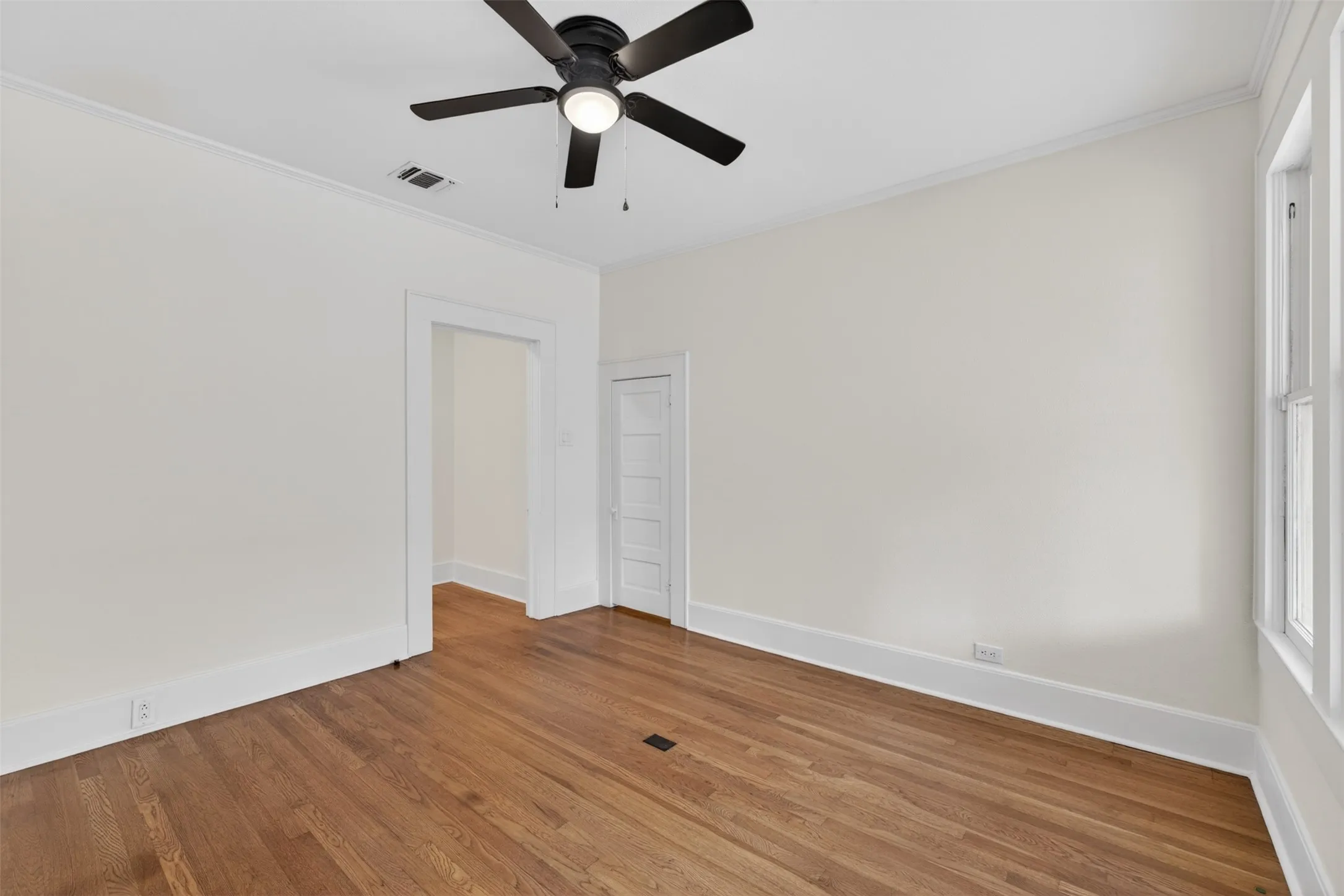 Single Family Residence For Sale in Harrison County , 106 Washington Place S, Marshall, Texas 75670, 3 Bedrooms, 2 Bathrooms, 1 Garage spaces, 1,794 Sqft, built in 1920, Price $224,900, mls#21284321, Real Estate Agent in Marshall, Homes For Sale in Harrison county, Homes For Sale in Marshall, Realtor in Marshall Texas, Real Estate Brokerage Independent Realty Texas, Luminita Cordes Realtor