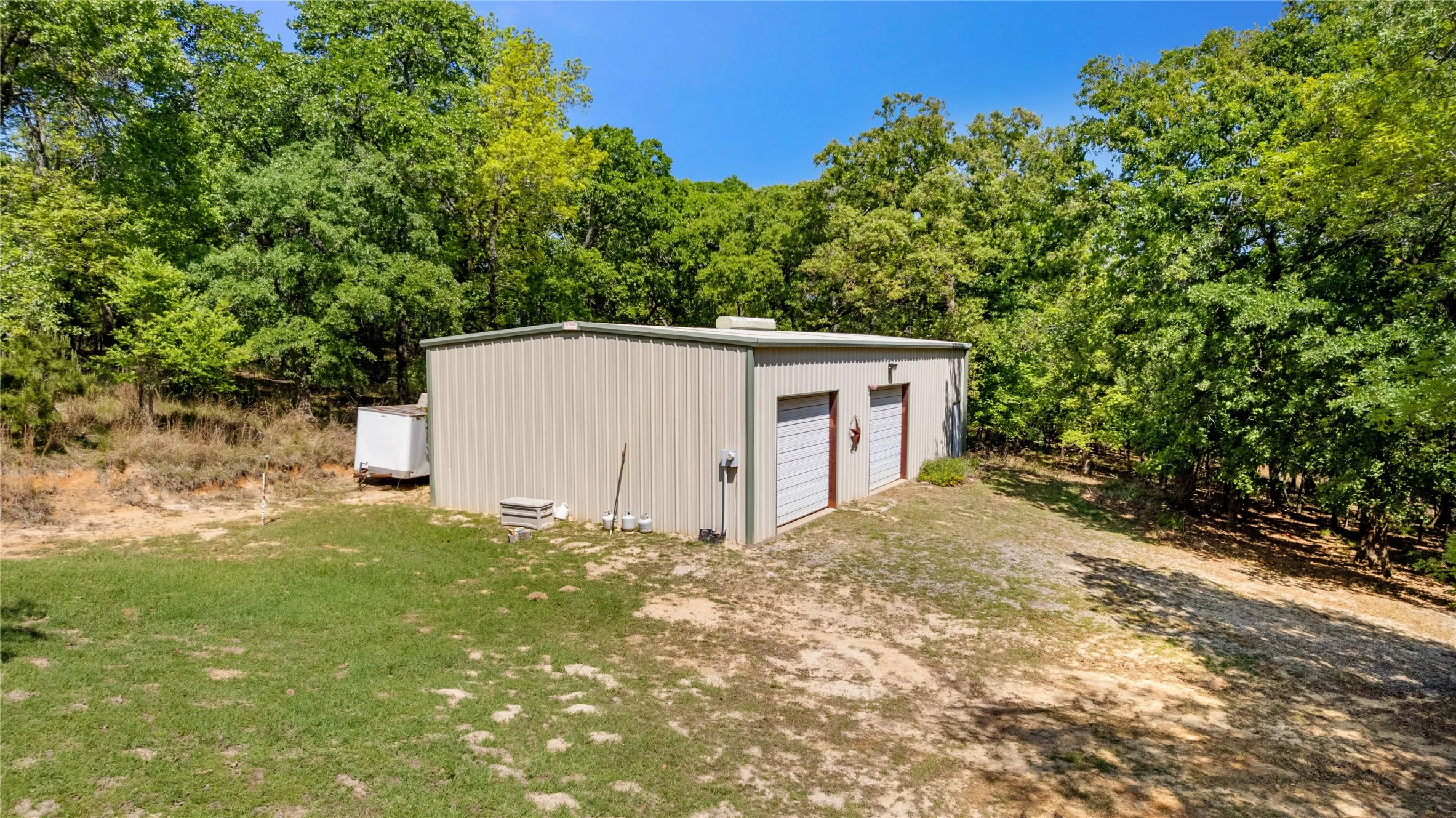 Single Family Residence For Sale in Henderson County , 8597 Fallow Run, Larue, Texas 75770, 3 Bedroom, 3 Bathroom, 2 Garage spaces, 3,857 Sqft, built in 2005, Price $899,000, mls#21284025, Real Estate Agent in Larue, Homes For Sale in Henderson county, Homes For Sale in Larue, Realtor in Larue Texas, Real Estate Brokerage Independent Realty Texas, Luminita Cordes Realtor
