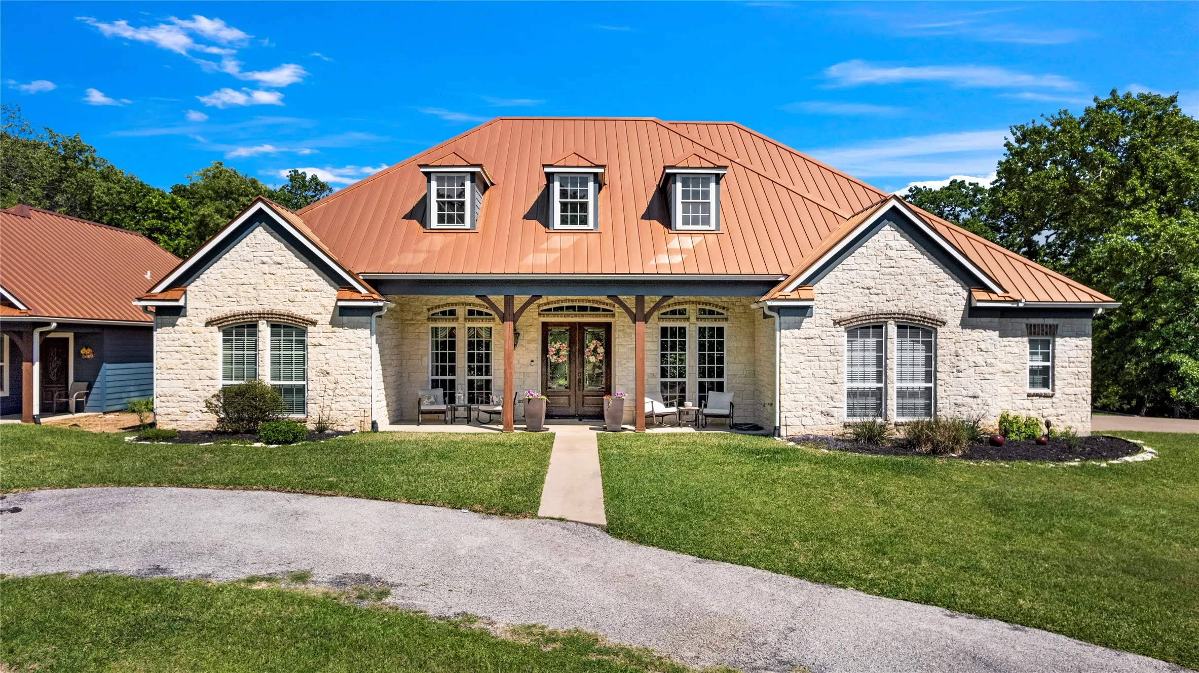 Single Family Residence For Sale in Henderson County , 8597 Fallow Run, Larue, Texas 75770, 3 Bedroom, 3 Bathroom, 2 Garage spaces, 3,857 Sqft, built in 2005, Price $899,000, mls#21284025, Real Estate Agent in Larue, Homes For Sale in Henderson county, Homes For Sale in Larue, Realtor in Larue Texas, Real Estate Brokerage Independent Realty Texas, Luminita Cordes Realtor