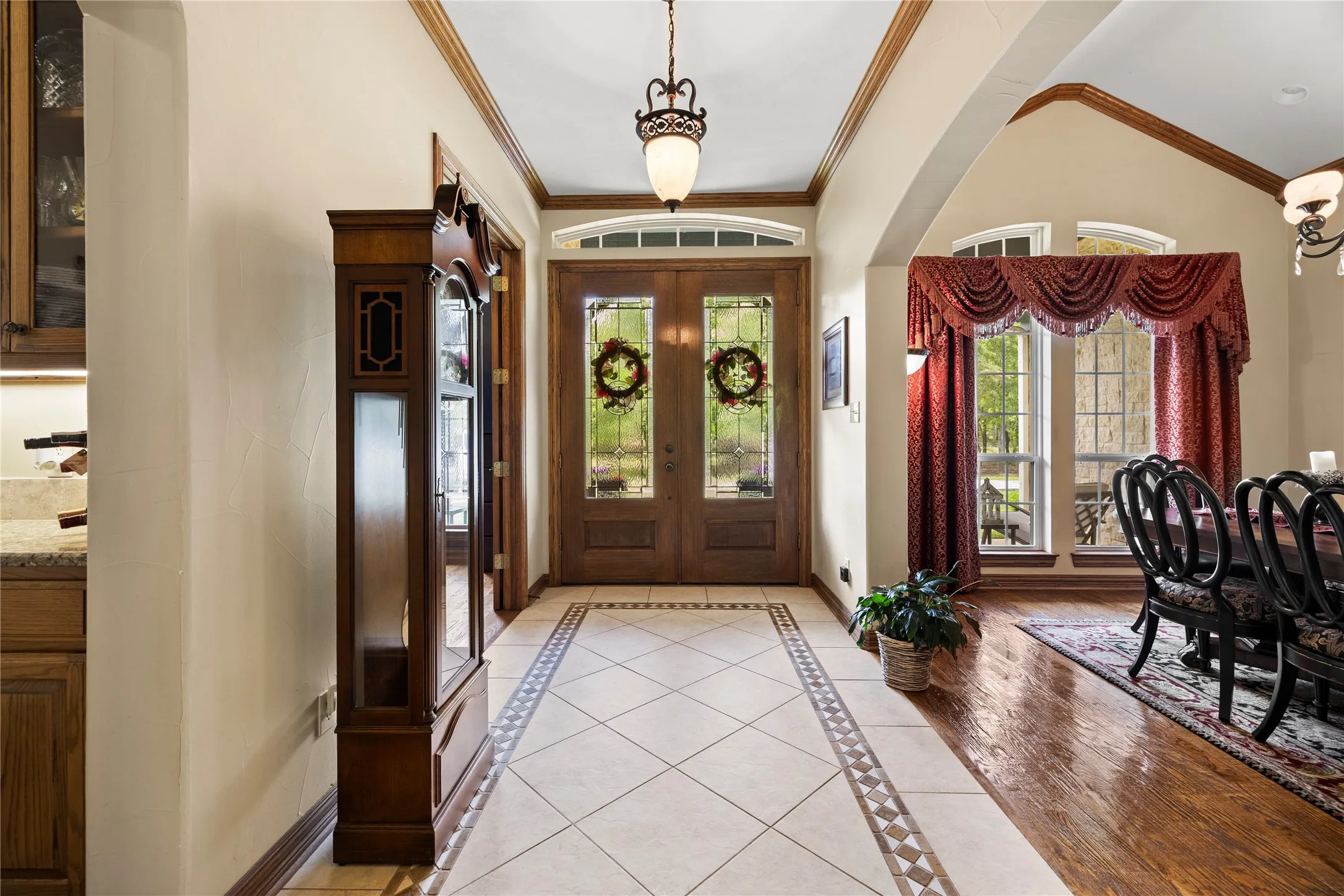 Single Family Residence For Sale in Henderson County , 8597 Fallow Run, Larue, Texas 75770, 3 Bedroom, 3 Bathroom, 2 Garage spaces, 3,857 Sqft, built in 2005, Price $899,000, mls#21284025, Real Estate Agent in Larue, Homes For Sale in Henderson county, Homes For Sale in Larue, Realtor in Larue Texas, Real Estate Brokerage Independent Realty Texas, Luminita Cordes Realtor