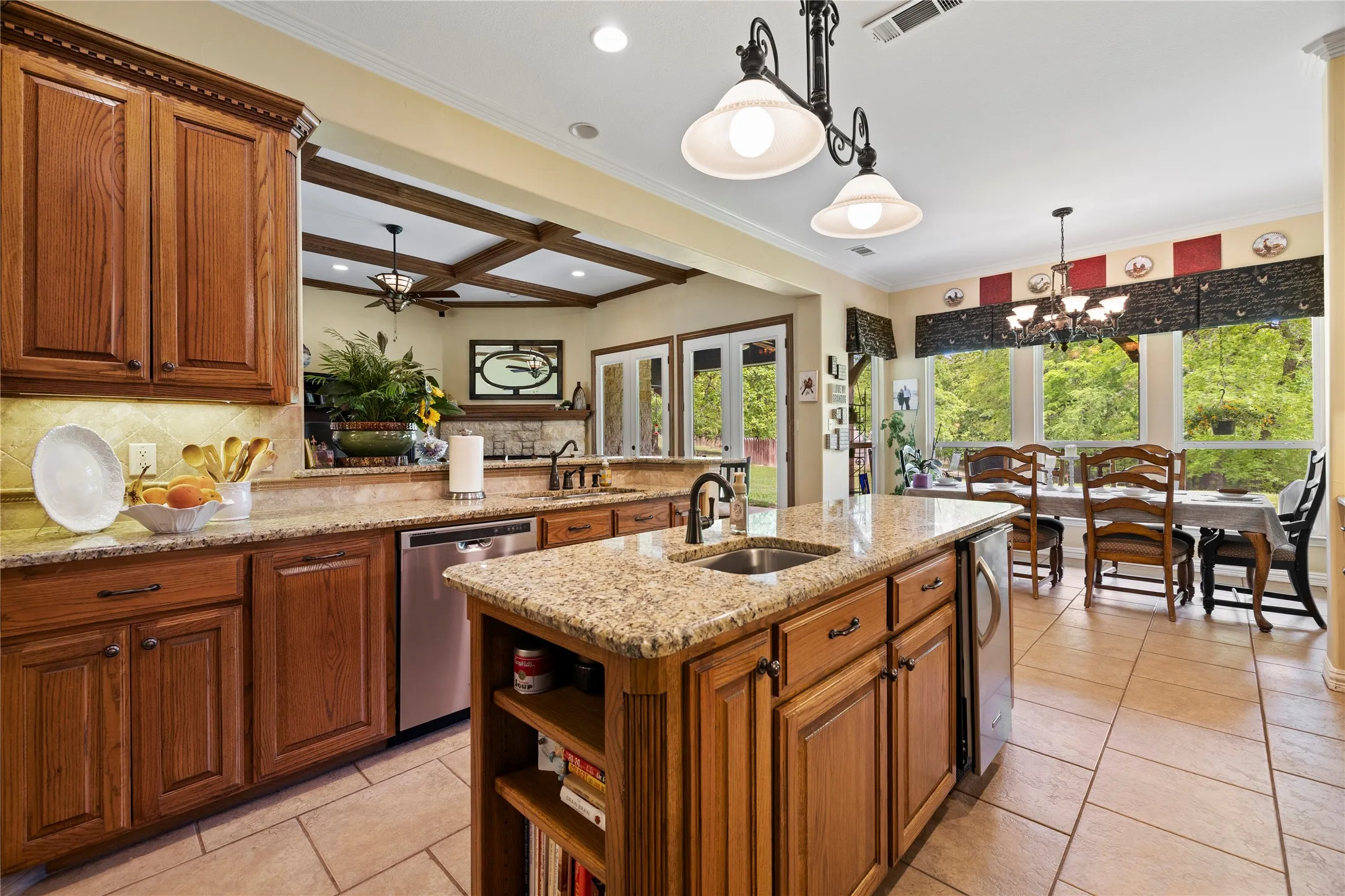 Single Family Residence For Sale in Henderson County , 8597 Fallow Run, Larue, Texas 75770, 3 Bedroom, 3 Bathroom, 2 Garage spaces, 3,857 Sqft, built in 2005, Price $899,000, mls#21284025, Real Estate Agent in Larue, Homes For Sale in Henderson county, Homes For Sale in Larue, Realtor in Larue Texas, Real Estate Brokerage Independent Realty Texas, Luminita Cordes Realtor
