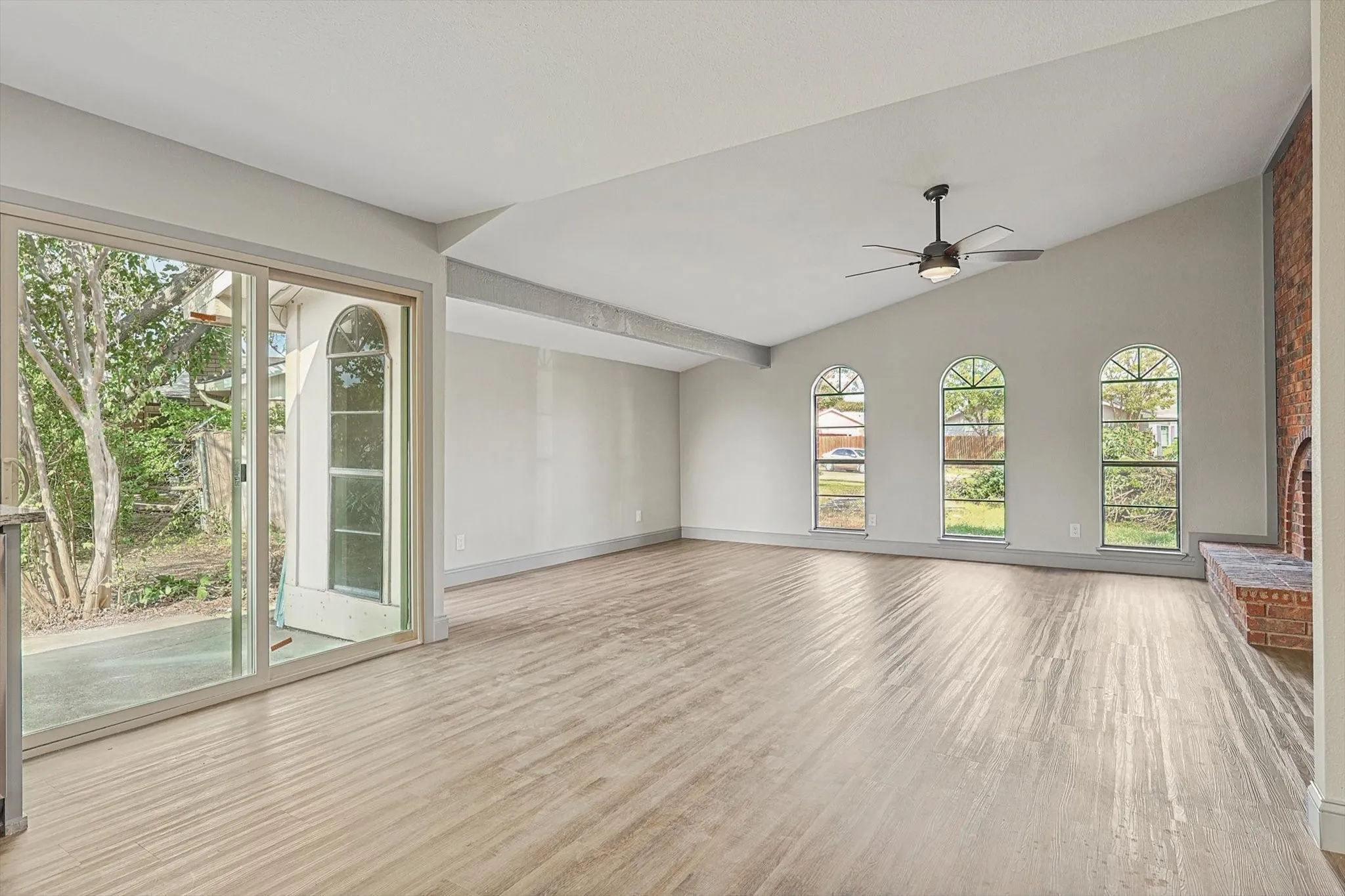 Single Family Residence For Rent in Denton County , 2903 Winterberry Drive, Carrollton, Texas 75007, 3 Bedrooms, 2 Bathrooms, 2 Garage spaces, 1,514 Sqft, built in 1977, Price $2,800, mls#21284899, Real Estate Agent in Carrollton, Homes For Rent in Denton county, Homes For Rent in Carrollton, Realtor in Carrollton Texas, Real Estate Brokerage Independent Realty Texas, Luminita Cordes Realtor