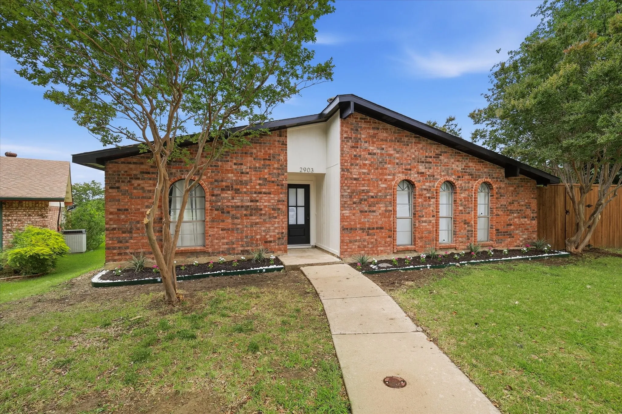 Single Family Residence For Rent in Denton County , 2903 Winterberry Drive, Carrollton, Texas 75007, 3 Bedrooms, 2 Bathrooms, 2 Garage spaces, 1,514 Sqft, built in 1977, Price $2,800, mls#21284899, Real Estate Agent in Carrollton, Homes For Rent in Denton county, Homes For Rent in Carrollton, Realtor in Carrollton Texas, Real Estate Brokerage Independent Realty Texas, Luminita Cordes Realtor