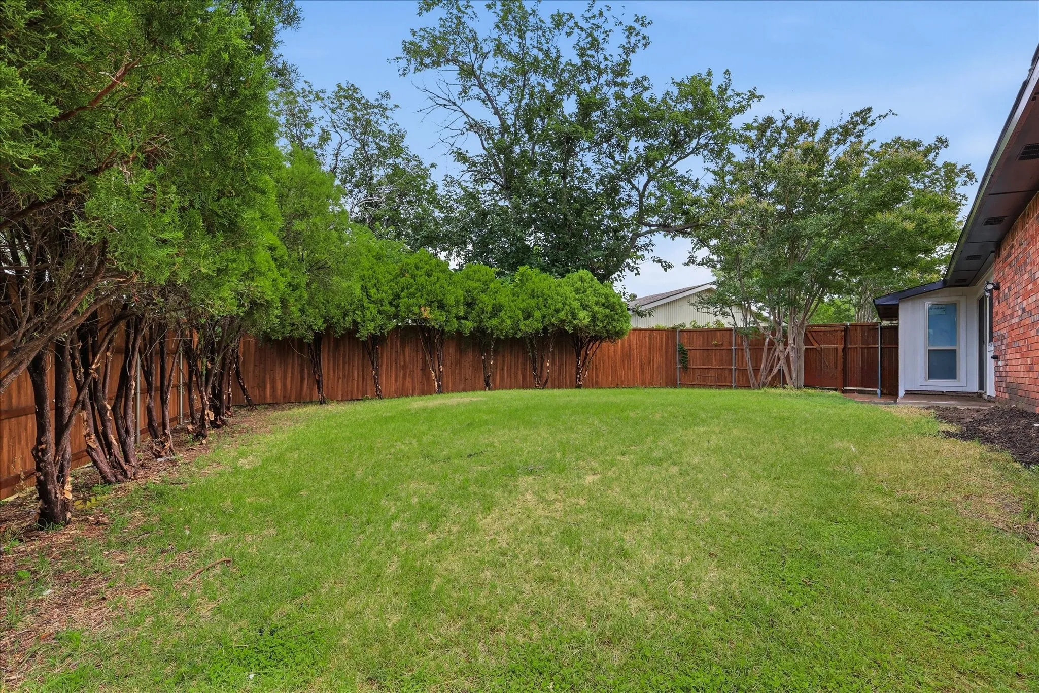 Single Family Residence For Rent in Denton County , 2903 Winterberry Drive, Carrollton, Texas 75007, 3 Bedrooms, 2 Bathrooms, 2 Garage spaces, 1,514 Sqft, built in 1977, Price $2,800, mls#21284899, Real Estate Agent in Carrollton, Homes For Rent in Denton county, Homes For Rent in Carrollton, Realtor in Carrollton Texas, Real Estate Brokerage Independent Realty Texas, Luminita Cordes Realtor