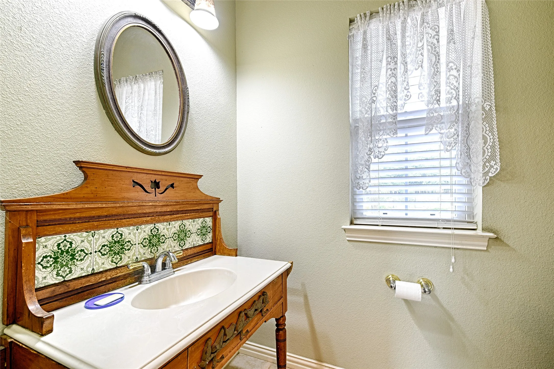 Single Family Residence For Sale in Hunt County , 4082 Tracy Lane, Greenville, Texas 75402, 4 Bedroom, 3 Bathroom, 2 Garage spaces, 3,236 Sqft, built in 2004, mls#21280434, Real Estate Agent in Greenville, Homes For Sale in Hunt county, Homes For Sale in Greenville, Realtor in Greenville Texas, Real Estate Brokerage Independent Realty Texas, Luminita Cordes Realtor