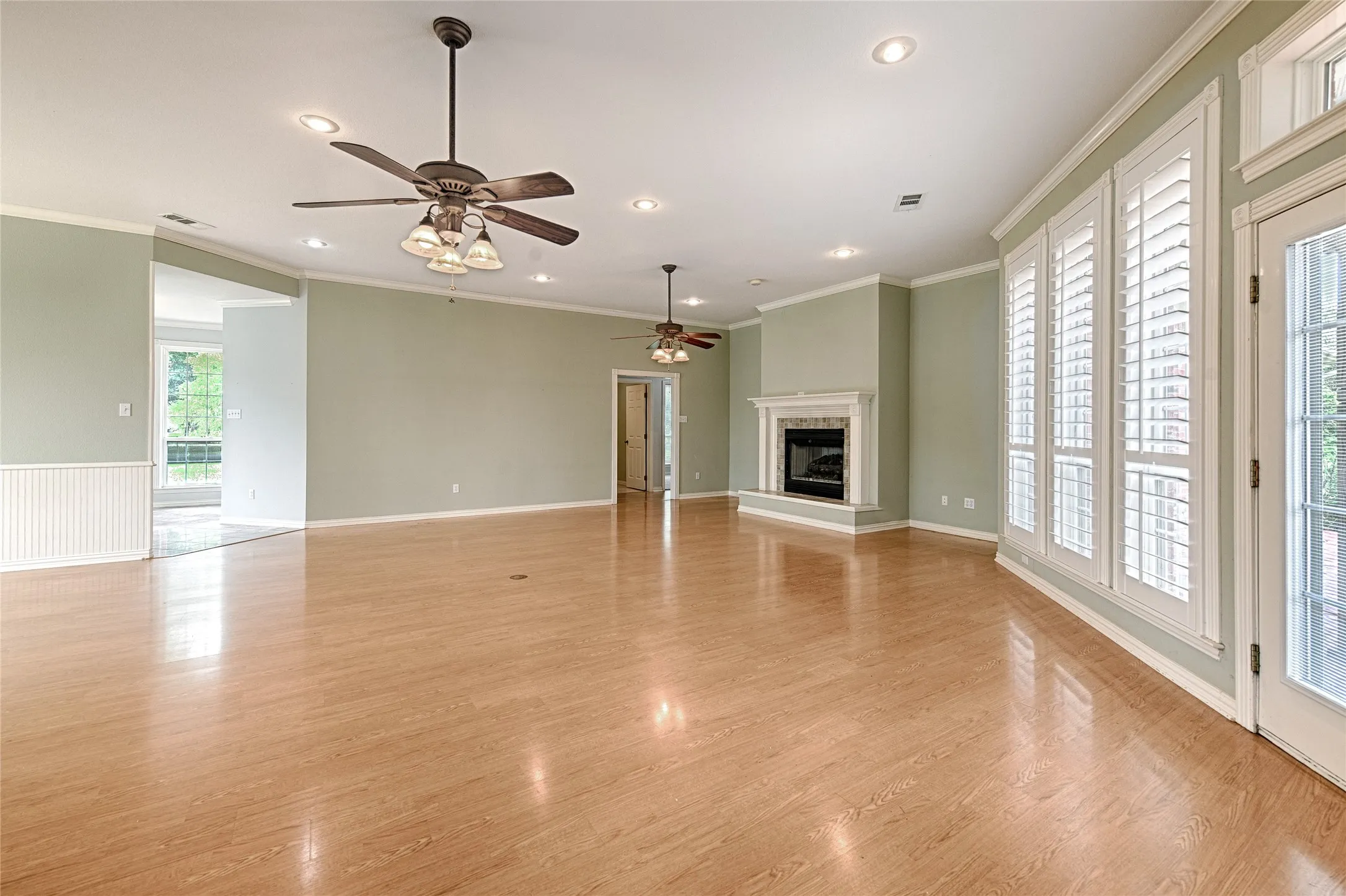 Single Family Residence For Sale in Hunt County , 4082 Tracy Lane, Greenville, Texas 75402, 4 Bedroom, 3 Bathroom, 2 Garage spaces, 3,236 Sqft, built in 2004, mls#21280434, Real Estate Agent in Greenville, Homes For Sale in Hunt county, Homes For Sale in Greenville, Realtor in Greenville Texas, Real Estate Brokerage Independent Realty Texas, Luminita Cordes Realtor