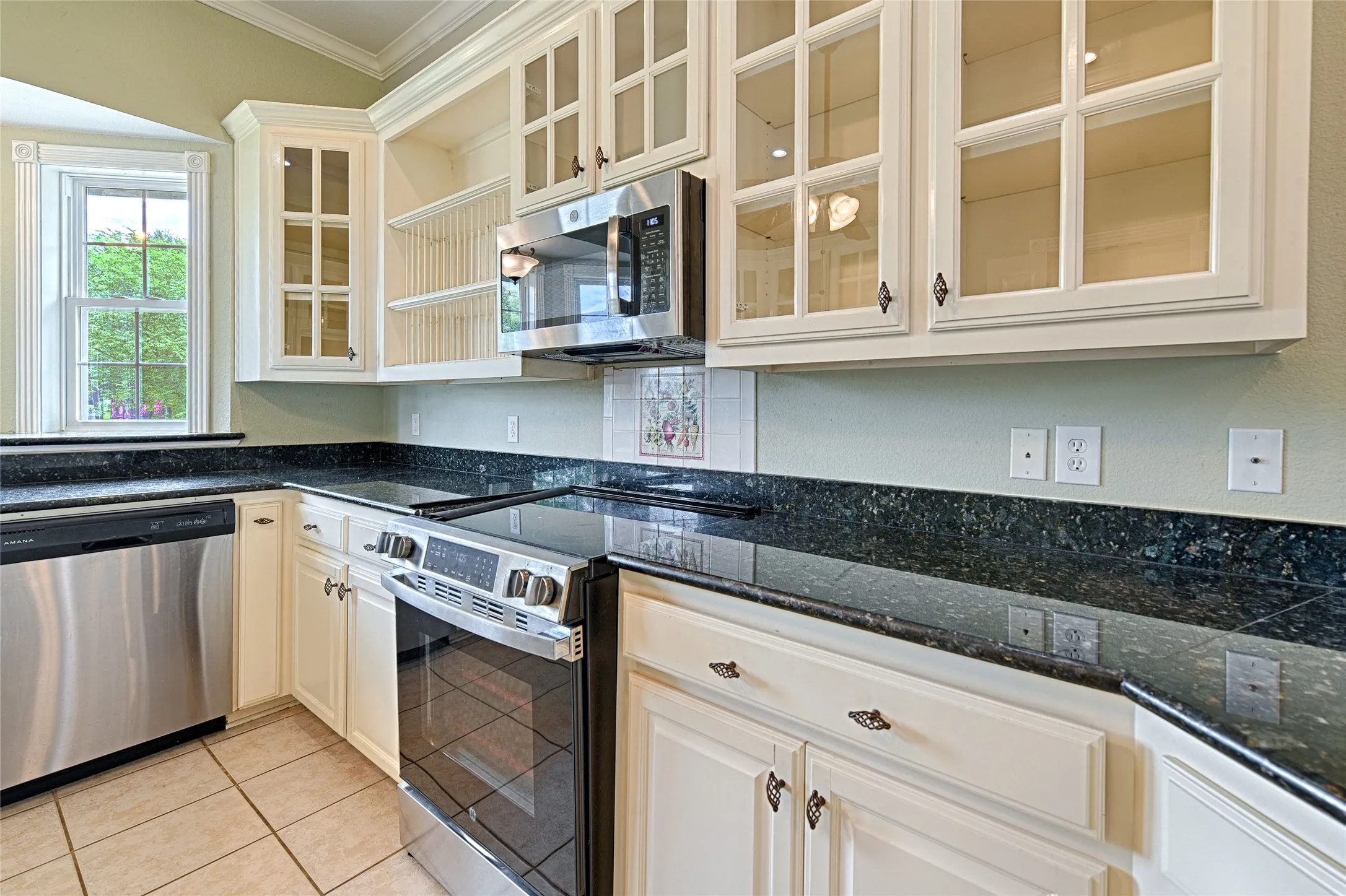 Single Family Residence For Sale in Hunt County , 4082 Tracy Lane, Greenville, Texas 75402, 4 Bedroom, 3 Bathroom, 2 Garage spaces, 3,236 Sqft, built in 2004, mls#21280434, Real Estate Agent in Greenville, Homes For Sale in Hunt county, Homes For Sale in Greenville, Realtor in Greenville Texas, Real Estate Brokerage Independent Realty Texas, Luminita Cordes Realtor