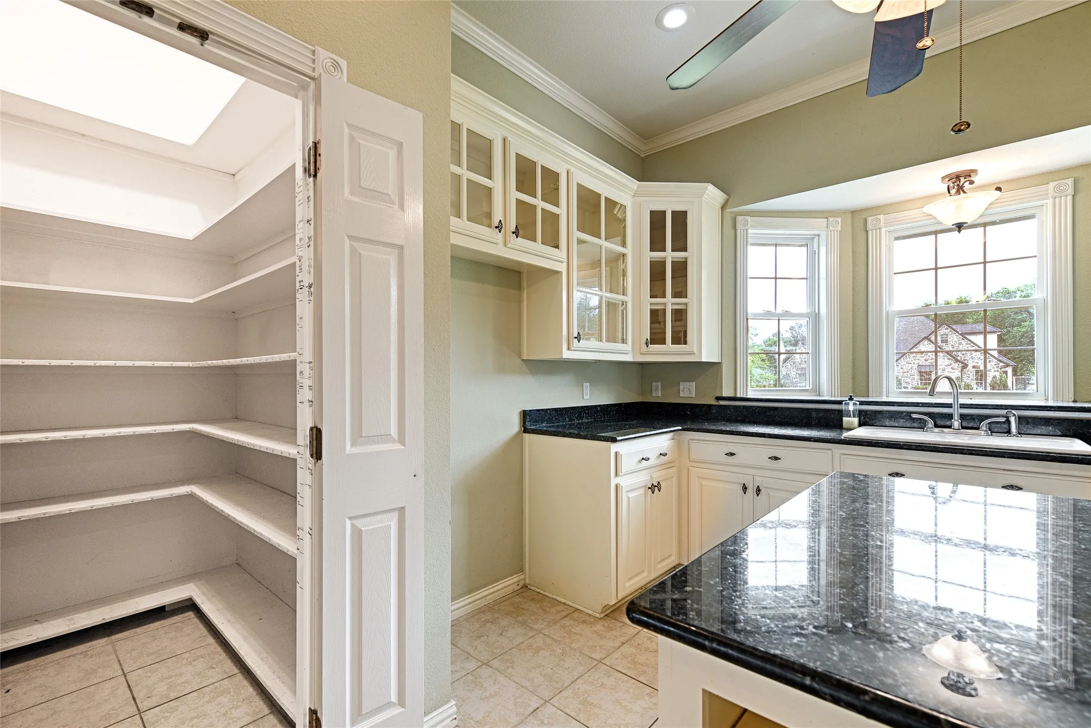 Single Family Residence For Sale in Hunt County , 4082 Tracy Lane, Greenville, Texas 75402, 4 Bedroom, 3 Bathroom, 2 Garage spaces, 3,236 Sqft, built in 2004, mls#21280434, Real Estate Agent in Greenville, Homes For Sale in Hunt county, Homes For Sale in Greenville, Realtor in Greenville Texas, Real Estate Brokerage Independent Realty Texas, Luminita Cordes Realtor
