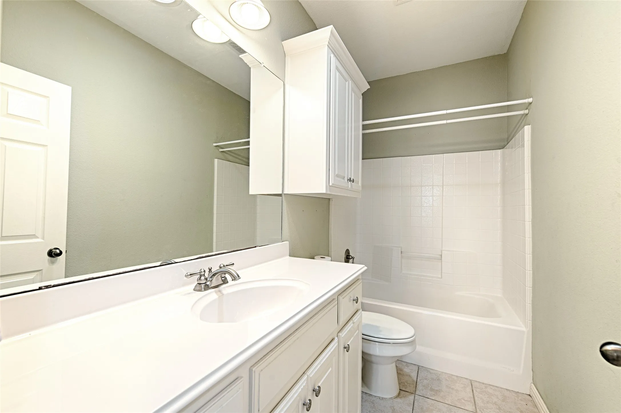 Single Family Residence For Sale in Hunt County , 4082 Tracy Lane, Greenville, Texas 75402, 4 Bedroom, 3 Bathroom, 2 Garage spaces, 3,236 Sqft, built in 2004, mls#21280434, Real Estate Agent in Greenville, Homes For Sale in Hunt county, Homes For Sale in Greenville, Realtor in Greenville Texas, Real Estate Brokerage Independent Realty Texas, Luminita Cordes Realtor