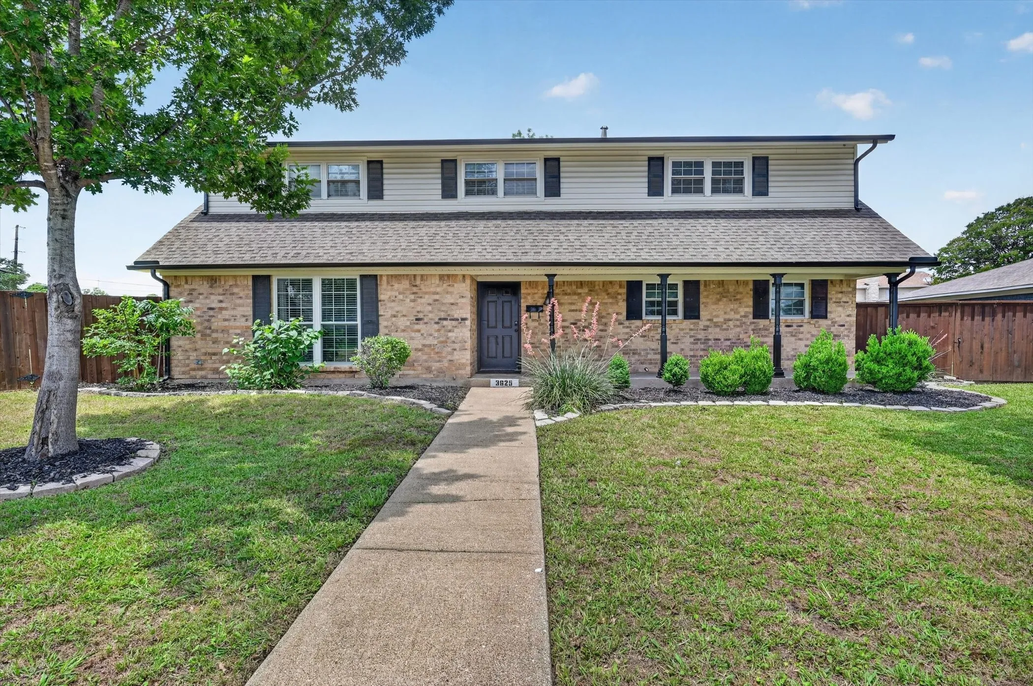 Single Family Residence For Sale in Dallas County , 3625 Parader Court, Dallas, Texas 75228, 4 Bedroom, 3 Bathroom, 2 Garage spaces, 2,189 Sqft, built in 1965, Price $379,990, mls#21280606, Real Estate Agent in Dallas, Homes For Sale in Dallas county, Homes For Sale in Dallas, Realtor in Dallas Texas, Real Estate Brokerage Independent Realty Texas, Luminita Cordes Realtor
