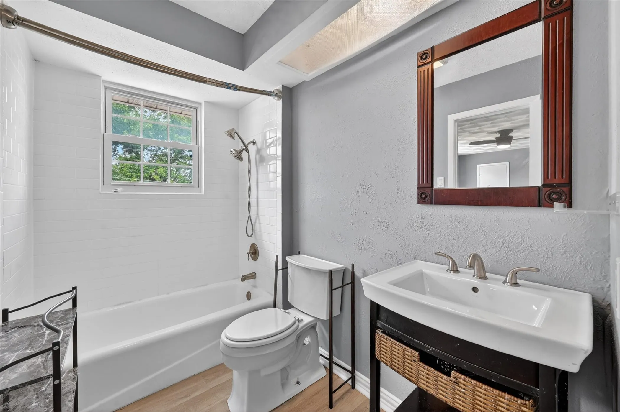 Single Family Residence For Sale in Dallas County , 3625 Parader Court, Dallas, Texas 75228, 4 Bedroom, 3 Bathroom, 2 Garage spaces, 2,189 Sqft, built in 1965, Price $379,990, mls#21280606, Real Estate Agent in Dallas, Homes For Sale in Dallas county, Homes For Sale in Dallas, Realtor in Dallas Texas, Real Estate Brokerage Independent Realty Texas, Luminita Cordes Realtor