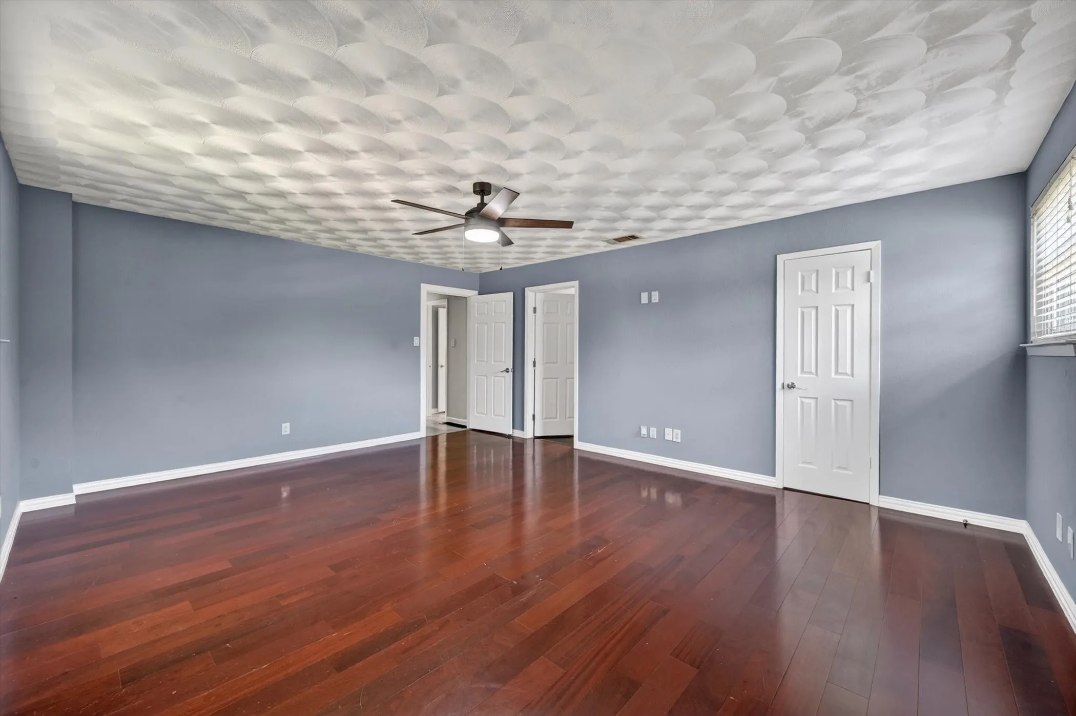 Single Family Residence For Sale in Dallas County , 3625 Parader Court, Dallas, Texas 75228, 4 Bedroom, 3 Bathroom, 2 Garage spaces, 2,189 Sqft, built in 1965, Price $379,990, mls#21280606, Real Estate Agent in Dallas, Homes For Sale in Dallas county, Homes For Sale in Dallas, Realtor in Dallas Texas, Real Estate Brokerage Independent Realty Texas, Luminita Cordes Realtor