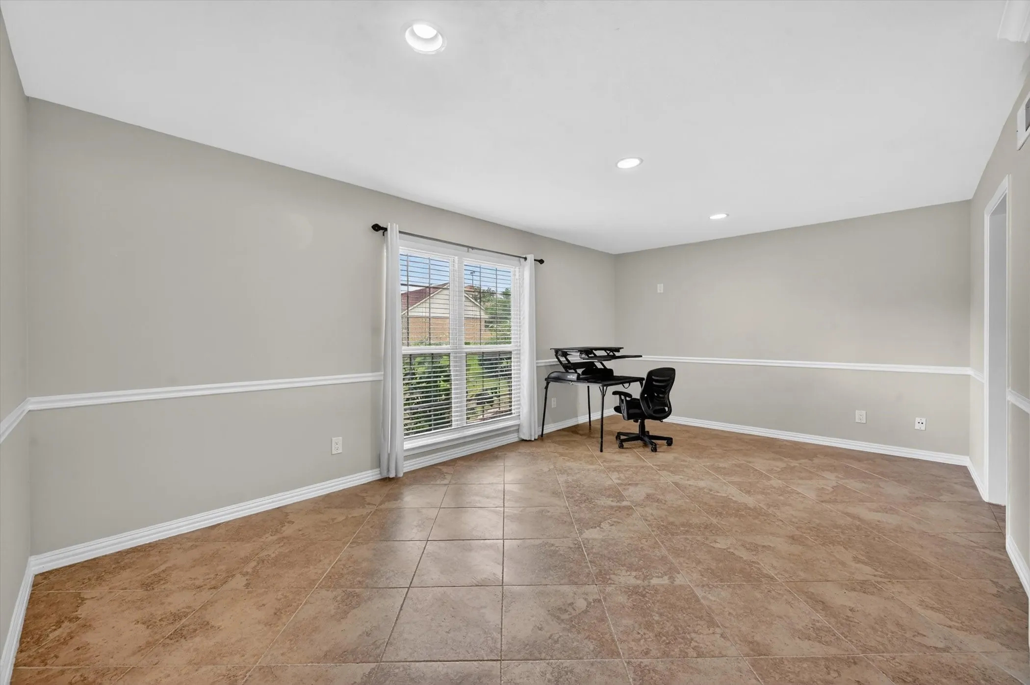 Single Family Residence For Sale in Dallas County , 3625 Parader Court, Dallas, Texas 75228, 4 Bedroom, 3 Bathroom, 2 Garage spaces, 2,189 Sqft, built in 1965, Price $379,990, mls#21280606, Real Estate Agent in Dallas, Homes For Sale in Dallas county, Homes For Sale in Dallas, Realtor in Dallas Texas, Real Estate Brokerage Independent Realty Texas, Luminita Cordes Realtor