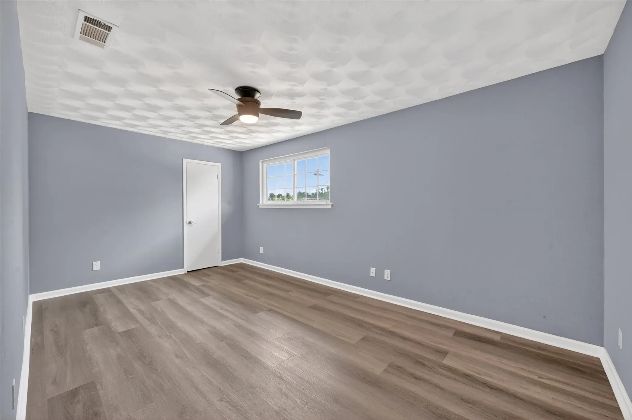 Single Family Residence For Sale in Dallas County , 3625 Parader Court, Dallas, Texas 75228, 4 Bedroom, 3 Bathroom, 2 Garage spaces, 2,189 Sqft, built in 1965, Price $379,990, mls#21280606, Real Estate Agent in Dallas, Homes For Sale in Dallas county, Homes For Sale in Dallas, Realtor in Dallas Texas, Real Estate Brokerage Independent Realty Texas, Luminita Cordes Realtor