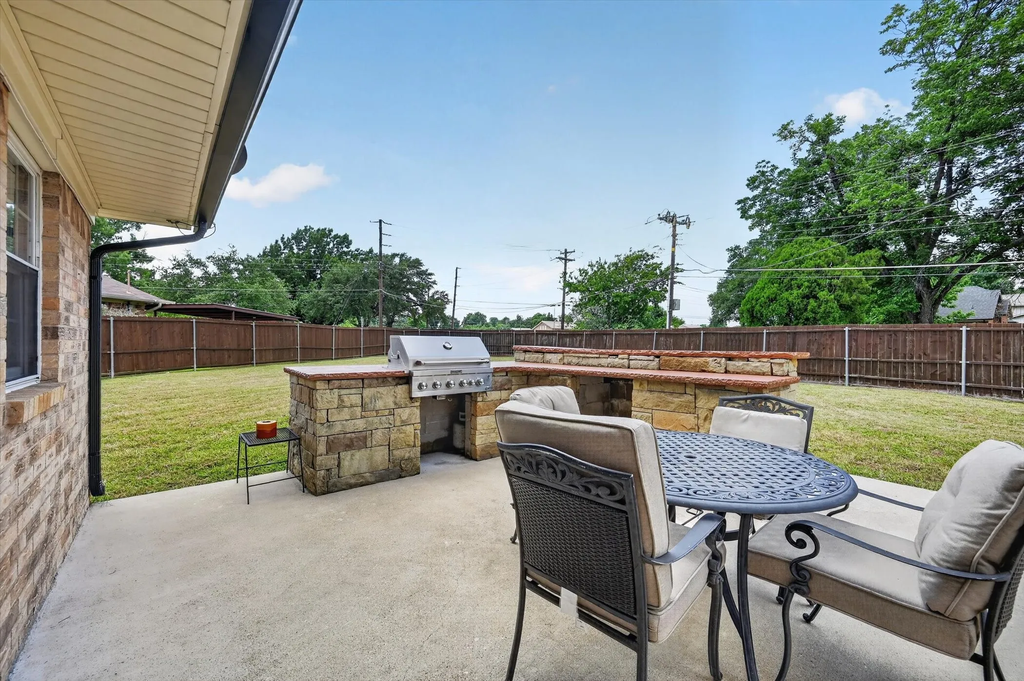 Single Family Residence For Sale in Dallas County , 3625 Parader Court, Dallas, Texas 75228, 4 Bedroom, 3 Bathroom, 2 Garage spaces, 2,189 Sqft, built in 1965, Price $379,990, mls#21280606, Real Estate Agent in Dallas, Homes For Sale in Dallas county, Homes For Sale in Dallas, Realtor in Dallas Texas, Real Estate Brokerage Independent Realty Texas, Luminita Cordes Realtor