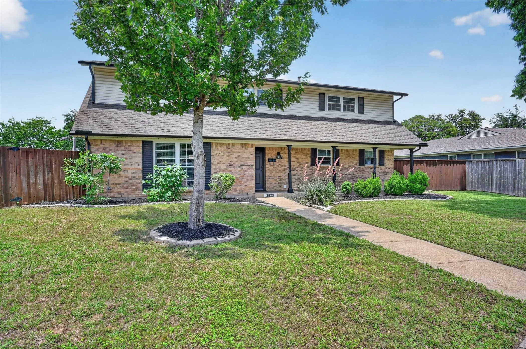 Single Family Residence For Sale in Dallas County , 3625 Parader Court, Dallas, Texas 75228, 4 Bedroom, 3 Bathroom, 2 Garage spaces, 2,189 Sqft, built in 1965, Price $379,990, mls#21280606, Real Estate Agent in Dallas, Homes For Sale in Dallas county, Homes For Sale in Dallas, Realtor in Dallas Texas, Real Estate Brokerage Independent Realty Texas, Luminita Cordes Realtor