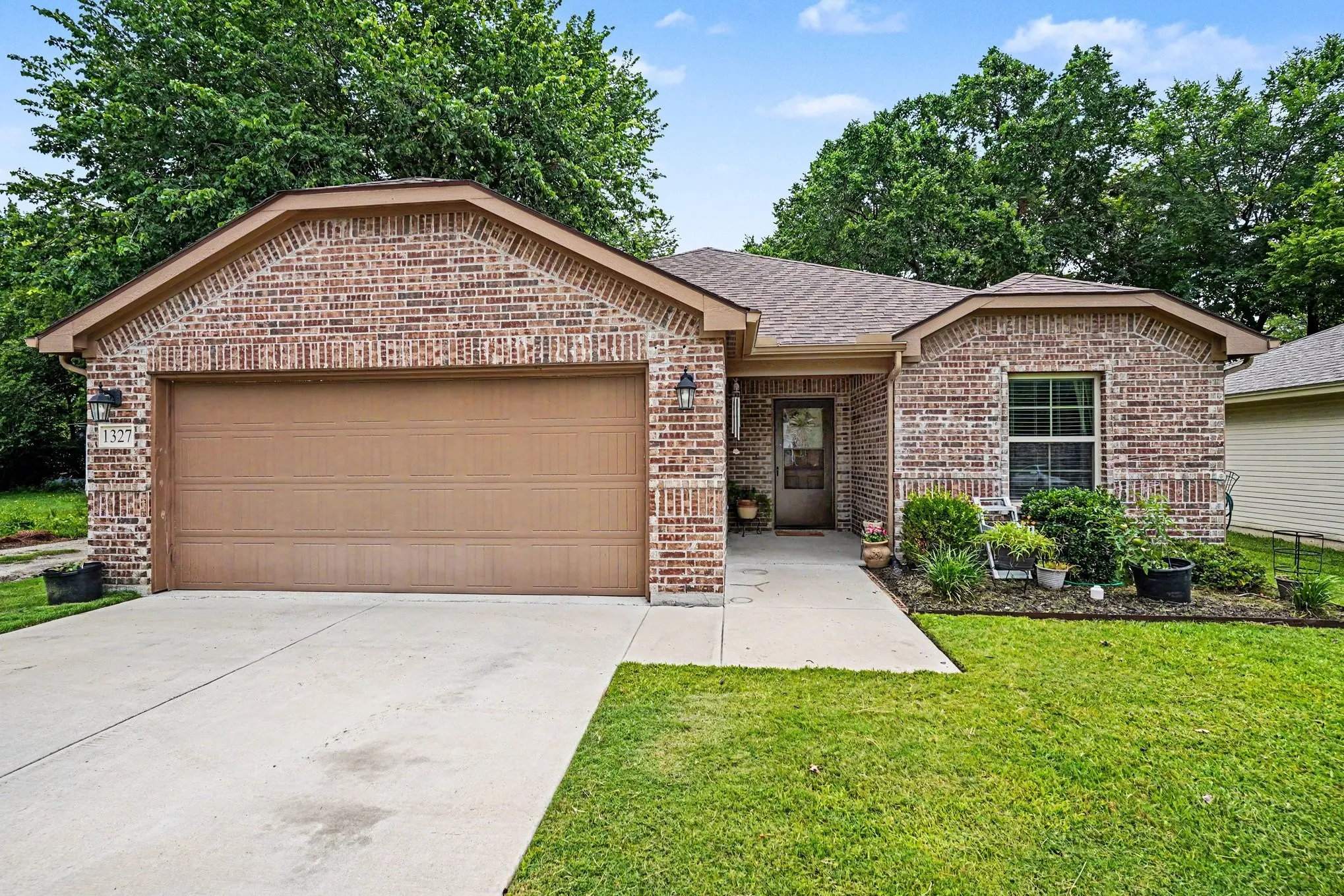 Single Family Residence For Sale in Cooke County , 1327 Lanius Street, Gainesville, Texas 76240, 4 Bedroom, 2 Bathroom, 2 Garage spaces, 1,571 Sqft, built in 2020, mls#21284905, Real Estate Agent in Gainesville, Homes For Sale in Cooke county, Homes For Sale in Gainesville, Realtor in Gainesville Texas, Real Estate Brokerage Independent Realty Texas, Luminita Cordes Realtor