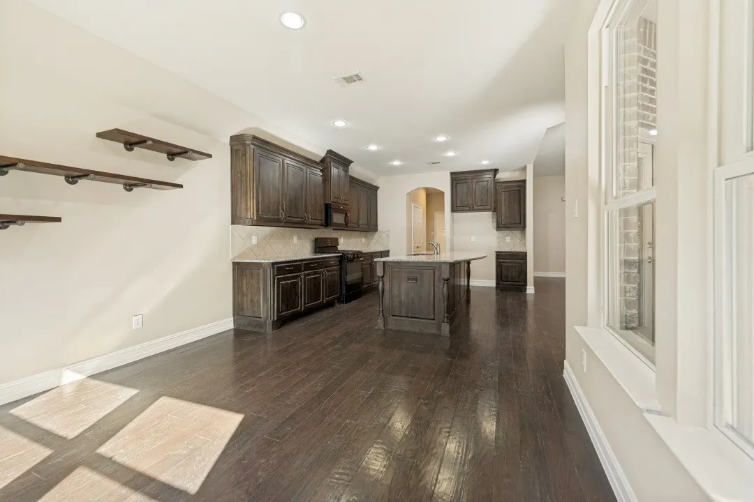Single Family Residence For Sale in Collin County , 504 Peterhouse Drive, Mc Kinney, Texas 75071, 3 Bedroom, 2 Bathroom, 3 Garage spaces, 2,821 Sqft, built in 2012, mls#21284845, Real Estate Agent in Mc Kinney, Homes For Sale in Collin county, Homes For Sale in Mc Kinney, Realtor in Mc Kinney Texas, Real Estate Brokerage Independent Realty Texas, Luminita Cordes Realtor
