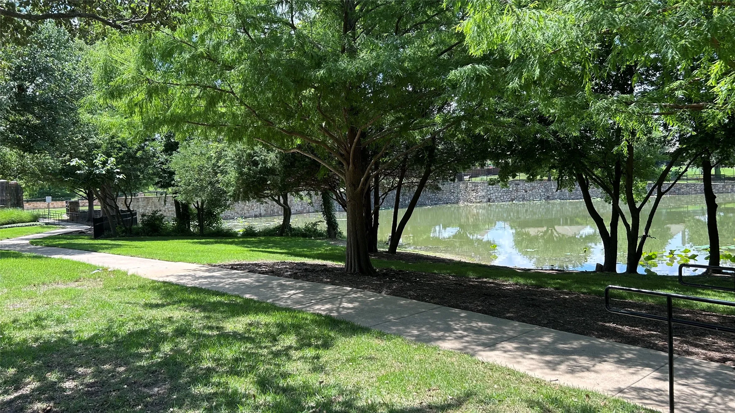 Single Family Residence For Sale in Collin County , 504 Peterhouse Drive, Mc Kinney, Texas 75071, 3 Bedroom, 2 Bathroom, 3 Garage spaces, 2,821 Sqft, built in 2012, mls#21284845, Real Estate Agent in Mc Kinney, Homes For Sale in Collin county, Homes For Sale in Mc Kinney, Realtor in Mc Kinney Texas, Real Estate Brokerage Independent Realty Texas, Luminita Cordes Realtor