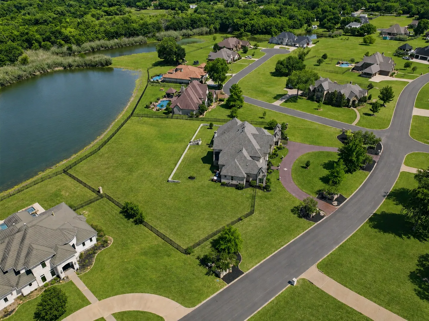 Single Family Residence For Sale in Parker County , 132 The Lakes Drive, Aledo, Texas 76008, 4 Bedroom, 5 Bathroom, 3 Garage spaces, 4,753 Sqft, built in 2008, Price $1,299,900, mls#21277890, Real Estate Agent in Aledo, Homes For Sale in Parker county, Homes For Sale in Aledo, Realtor in Aledo Texas, Real Estate Brokerage Independent Realty Texas, Luminita Cordes Realtor