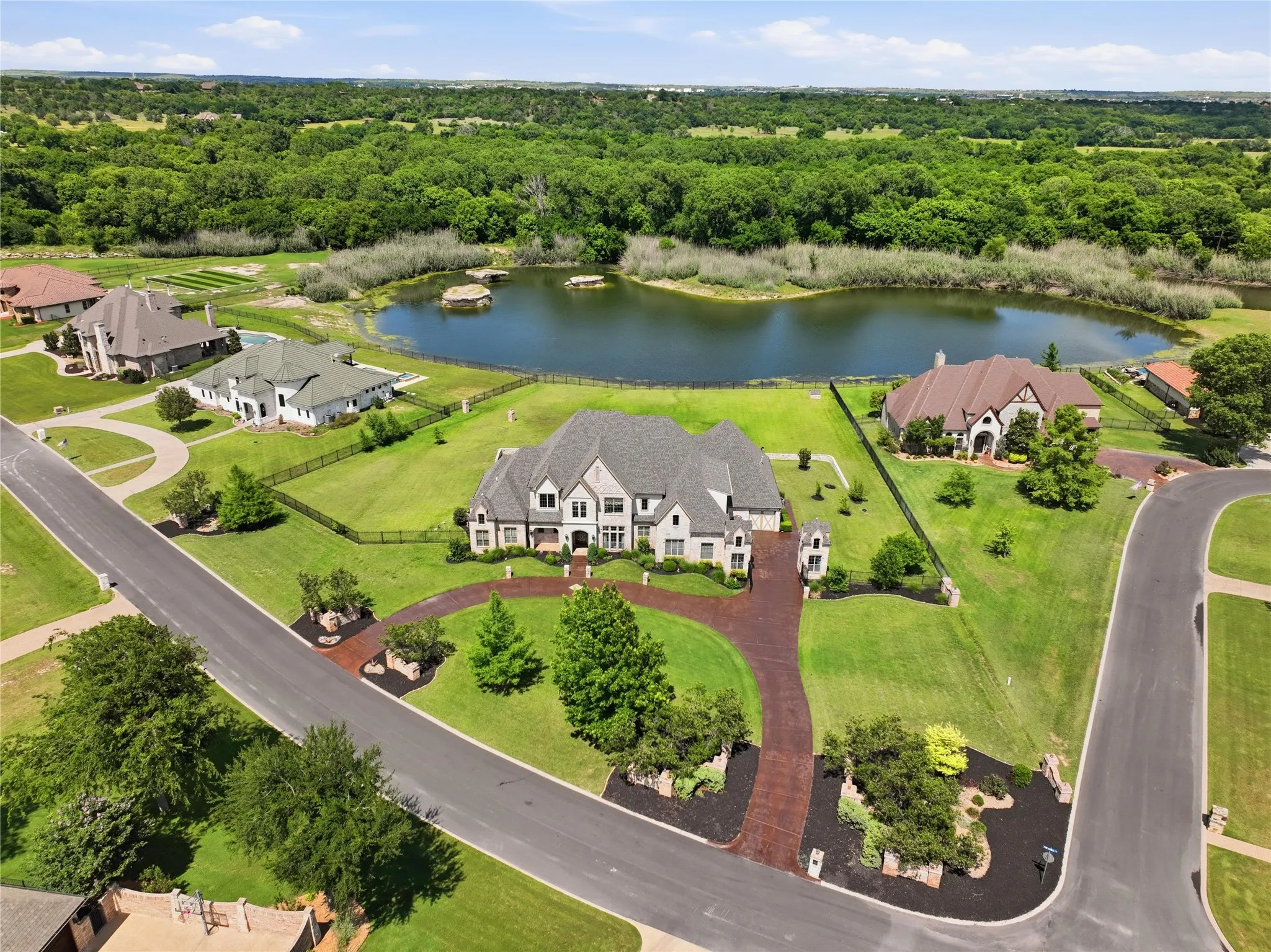 Single Family Residence For Sale in Parker County , 132 The Lakes Drive, Aledo, Texas 76008, 4 Bedroom, 5 Bathroom, 3 Garage spaces, 4,753 Sqft, built in 2008, Price $1,299,900, mls#21277890, Real Estate Agent in Aledo, Homes For Sale in Parker county, Homes For Sale in Aledo, Realtor in Aledo Texas, Real Estate Brokerage Independent Realty Texas, Luminita Cordes Realtor