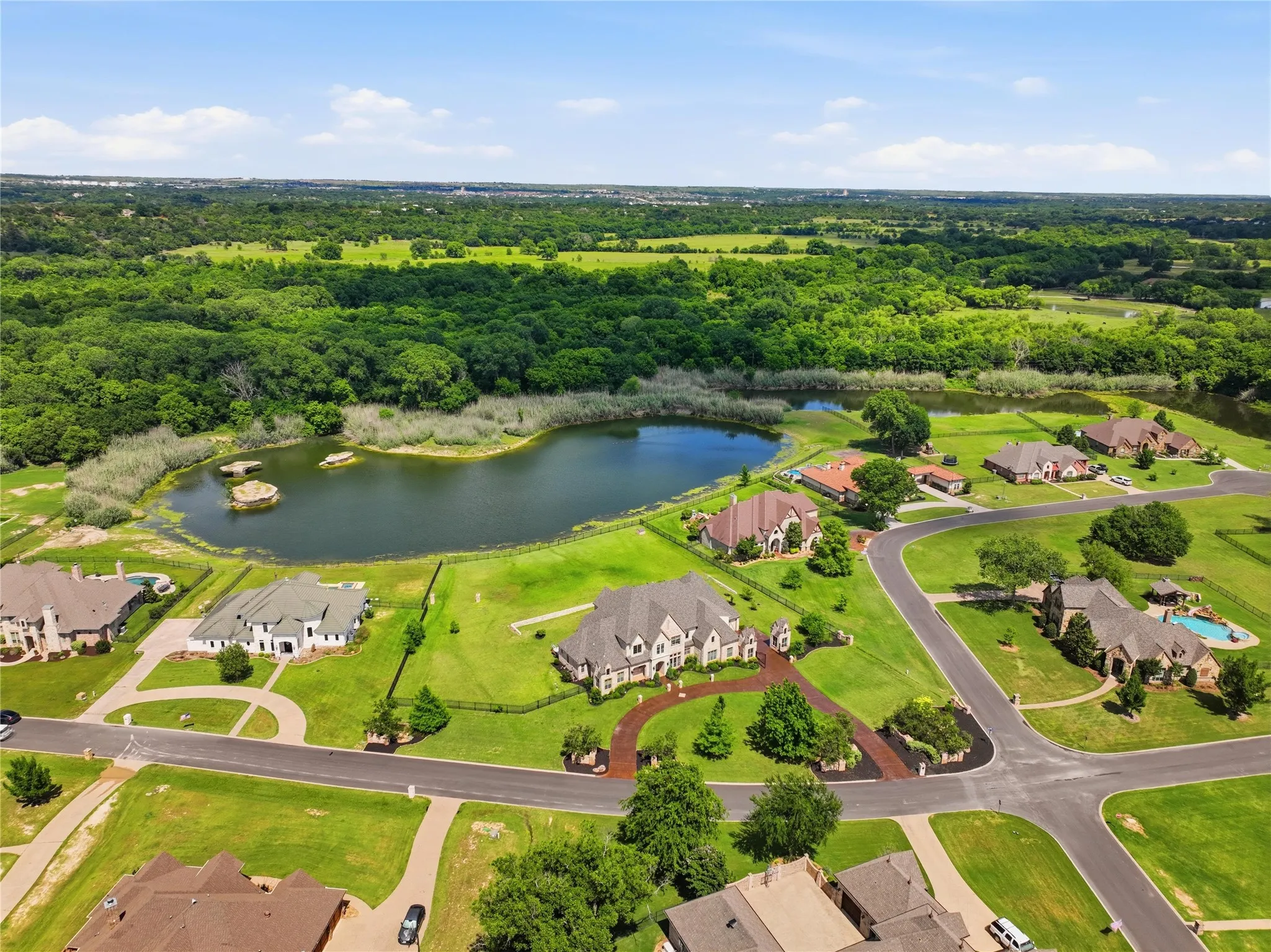 Single Family Residence For Sale in Parker County , 132 The Lakes Drive, Aledo, Texas 76008, 4 Bedroom, 5 Bathroom, 3 Garage spaces, 4,753 Sqft, built in 2008, Price $1,299,900, mls#21277890, Real Estate Agent in Aledo, Homes For Sale in Parker county, Homes For Sale in Aledo, Realtor in Aledo Texas, Real Estate Brokerage Independent Realty Texas, Luminita Cordes Realtor