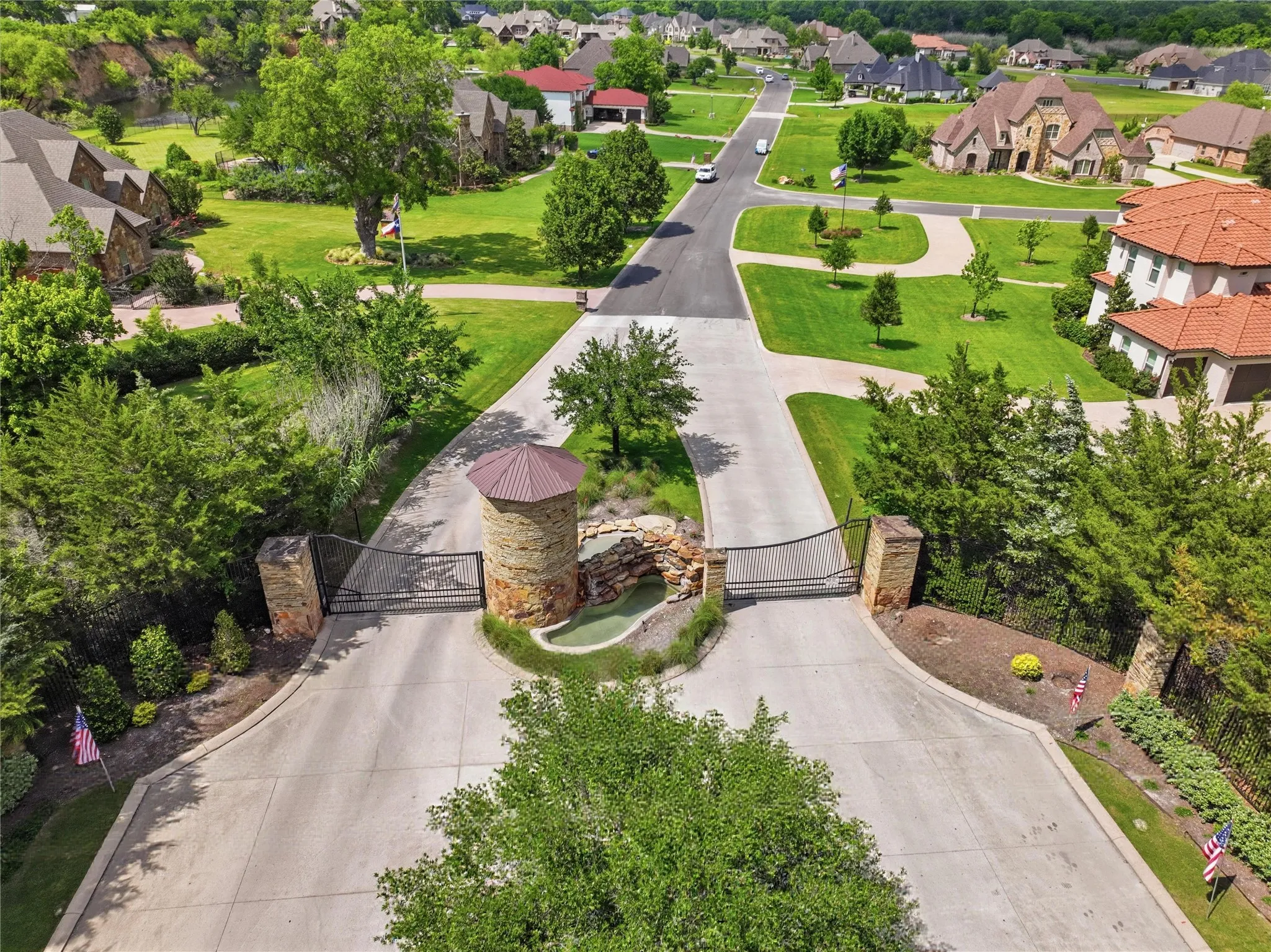 Single Family Residence For Sale in Parker County , 132 The Lakes Drive, Aledo, Texas 76008, 4 Bedroom, 5 Bathroom, 3 Garage spaces, 4,753 Sqft, built in 2008, Price $1,299,900, mls#21277890, Real Estate Agent in Aledo, Homes For Sale in Parker county, Homes For Sale in Aledo, Realtor in Aledo Texas, Real Estate Brokerage Independent Realty Texas, Luminita Cordes Realtor