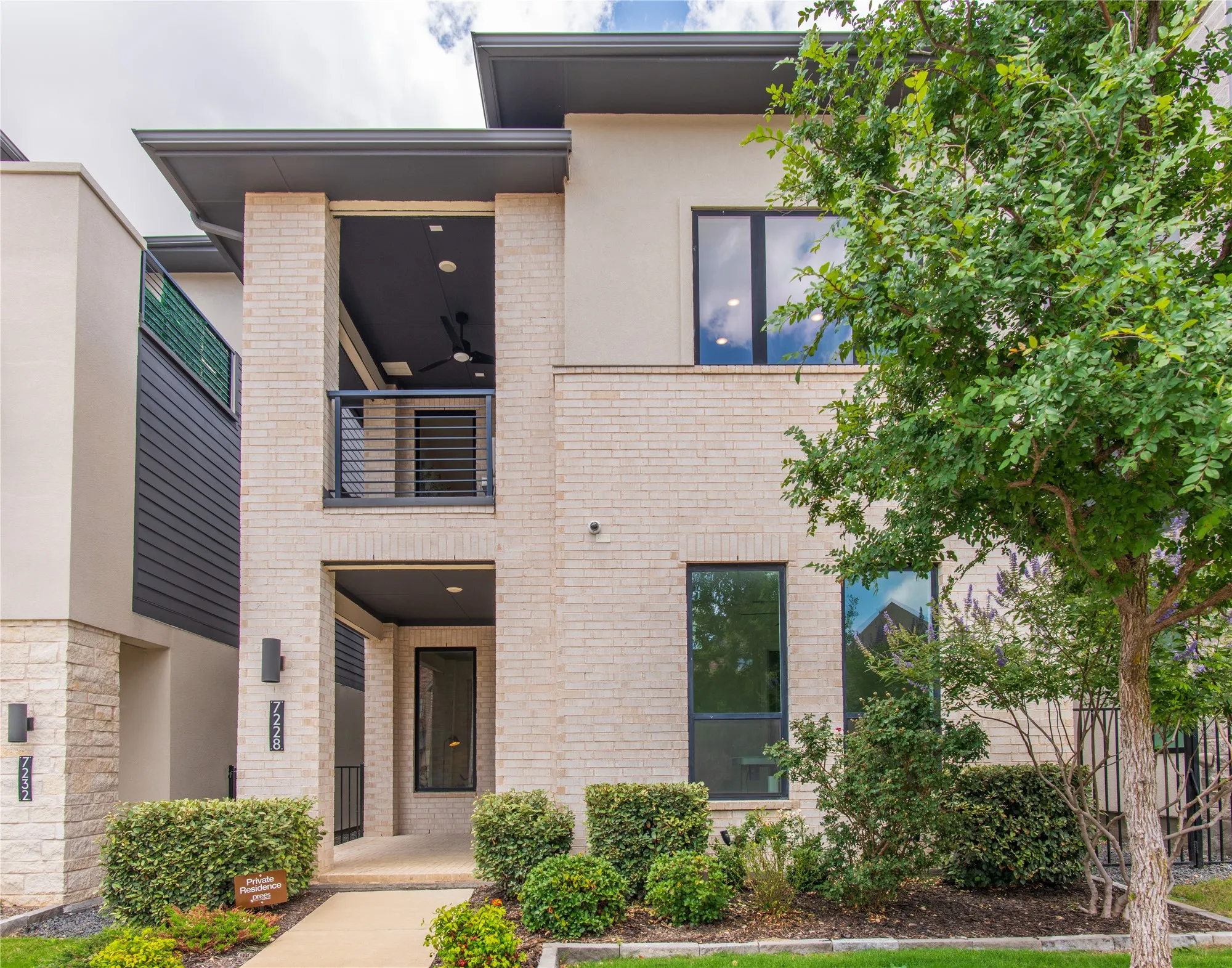 Single Family Residence For Sale in Collin County , 7228 Collin Mckinney Parkway, Mc Kinney, Texas 75070, 3 Bedroom, 4 Bathroom, 3 Garage spaces, 2,452 Sqft, built in 2023, mls#21282148, Real Estate Agent in Mc Kinney, Homes For Sale in Collin county, Homes For Sale in Mc Kinney, Realtor in Mc Kinney Texas, Real Estate Brokerage Independent Realty Texas, Luminita Cordes Realtor