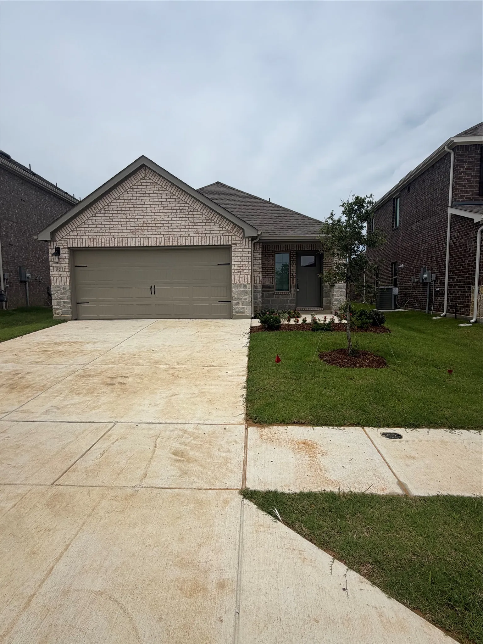 Single Family Residence For Rent in Denton County , 10213 Barron Drive, Aubrey, Texas 76227, 3 Bedroom, 2 Bathroom, 2 Garage spaces, 1,424 Sqft, built in 2026, mls#21280690, Real Estate Agent in Aubrey, Homes For Rent in Denton county, Homes For Rent in Aubrey, Realtor in Aubrey Texas, Real Estate Brokerage Independent Realty Texas, Luminita Cordes Realtor