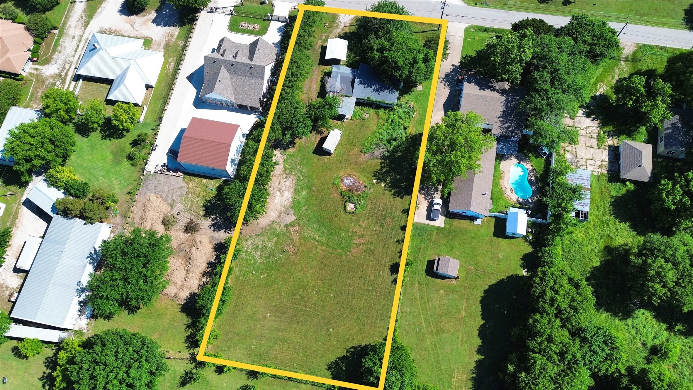 Single Family Residence For Sale in Collin County , 1605 Bozman Road, Wylie, Texas 75098, 3 Bedroom, 1 Bathroom, 1 Garage spaces, 1,590 Sqft, built in 1961, mls#21267950, Real Estate Agent in Wylie, Homes For Sale in Collin county, Homes For Sale in Wylie, Realtor in Wylie Texas, Real Estate Brokerage Independent Realty Texas, Luminita Cordes Realtor