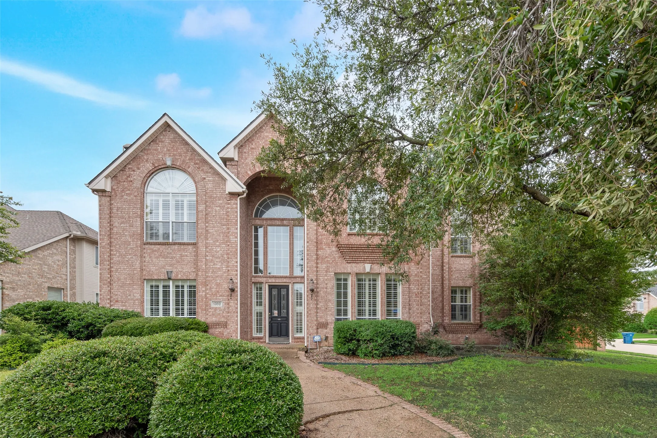 Single Family Residence For Sale in Dallas County , 1303 Westchester Drive, Coppell, Texas 75019, 4 Bedroom, 4 Bathroom, 3 Garage spaces, 3,959 Sqft, built in 1995, mls#21284924, Real Estate Agent in Coppell, Homes For Sale in Dallas county, Homes For Sale in Coppell, Realtor in Coppell Texas, Real Estate Brokerage Independent Realty Texas, Luminita Cordes Realtor