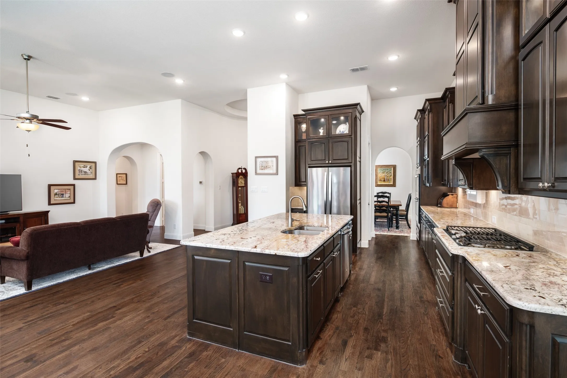Single Family Residence For Sale in Collin County , 810 Rudder Court, Allen, Texas 75013, 3 Bedroom, 3 Bathroom, 3 Garage spaces, 3,138 Sqft, built in 2018, mls#21282721, Real Estate Agent in Allen, Homes For Sale in Collin county, Homes For Sale in Allen, Realtor in Allen Texas, Real Estate Brokerage Independent Realty Texas, Luminita Cordes Realtor