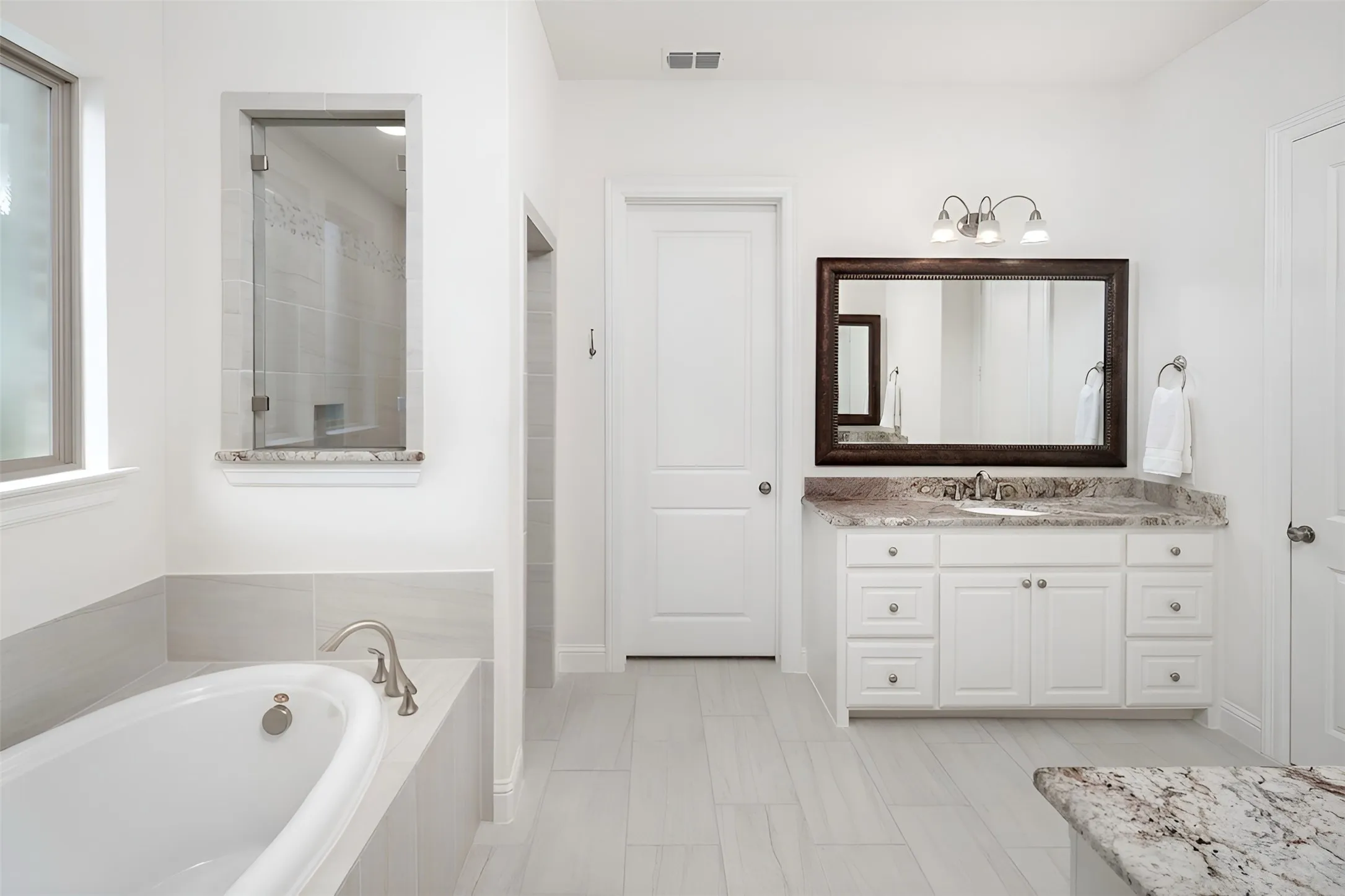Single Family Residence For Sale in Collin County , 810 Rudder Court, Allen, Texas 75013, 3 Bedroom, 3 Bathroom, 3 Garage spaces, 3,138 Sqft, built in 2018, mls#21282721, Real Estate Agent in Allen, Homes For Sale in Collin county, Homes For Sale in Allen, Realtor in Allen Texas, Real Estate Brokerage Independent Realty Texas, Luminita Cordes Realtor