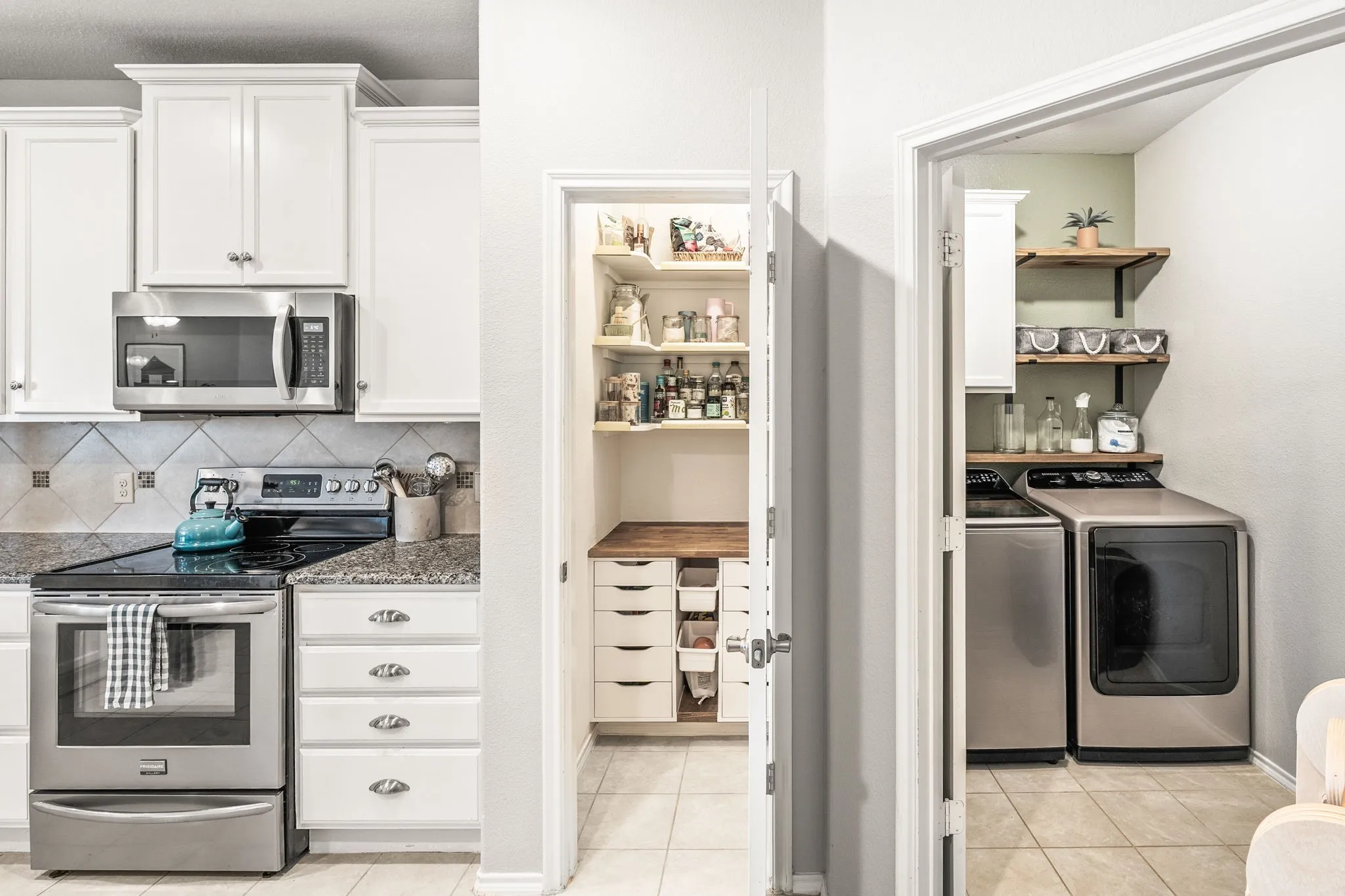 Single Family Residence For Sale in Collin County , 1081 W Sunset Boulevard, Celina, Texas 75009, 4 Bedroom, 3 Bathroom, 2 Garage spaces, 2,281 Sqft, built in 2015, mls#21233507, Real Estate Agent in Celina, Homes For Sale in Collin county, Homes For Sale in Celina, Realtor in Celina Texas, Real Estate Brokerage Independent Realty Texas, Luminita Cordes Realtor