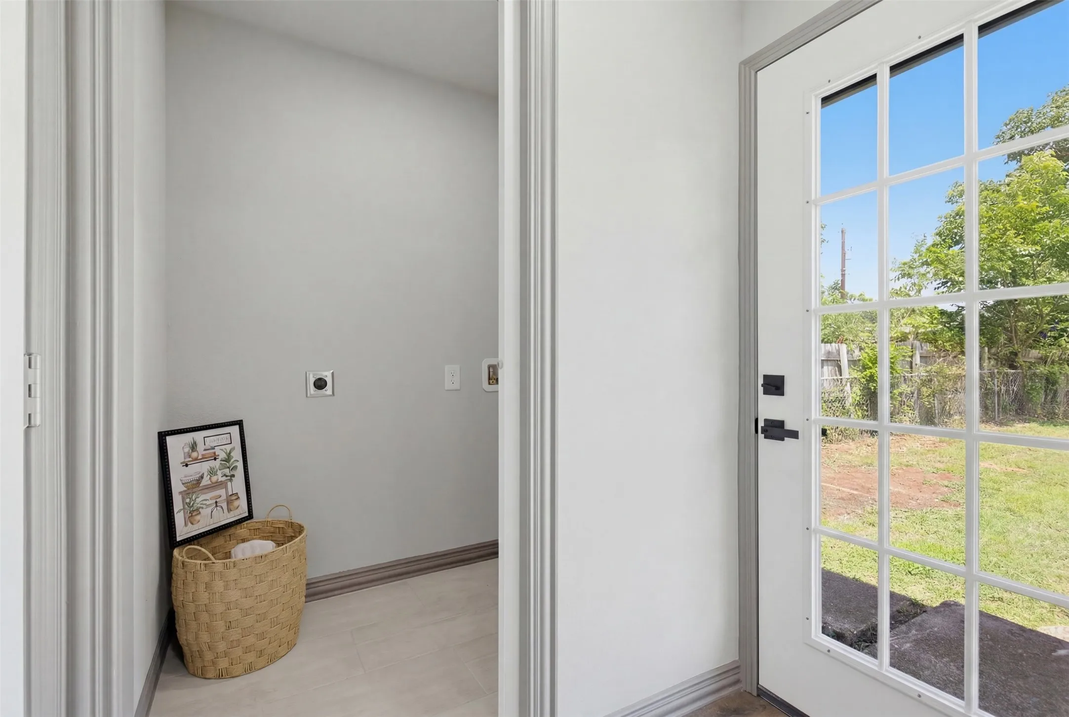 Single Family Residence For Sale in Dallas County , 513 Hardy Drive, Garland, Texas 75041, 3 Bedroom, 2 Bathroom, 1 Garage spaces, 1,024 Sqft, built in 1959, mls#21284954, Real Estate Agent in Garland, Homes For Sale in Dallas county, Homes For Sale in Garland, Realtor in Garland Texas, Real Estate Brokerage Independent Realty Texas, Luminita Cordes Realtor