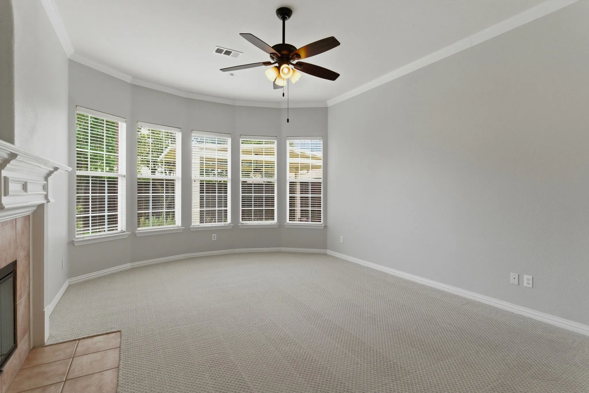 Single Family Residence For Sale in Denton County , 1117 Apache Lake Drive, Carrollton, Texas 75010, 5 Bedroom, 5 Bathroom, 3 Garage spaces, 4,347 Sqft, built in 2002, mls#21284922, Real Estate Agent in Carrollton, Homes For Sale in Denton county, Homes For Sale in Carrollton, Realtor in Carrollton Texas, Real Estate Brokerage Independent Realty Texas, Luminita Cordes Realtor