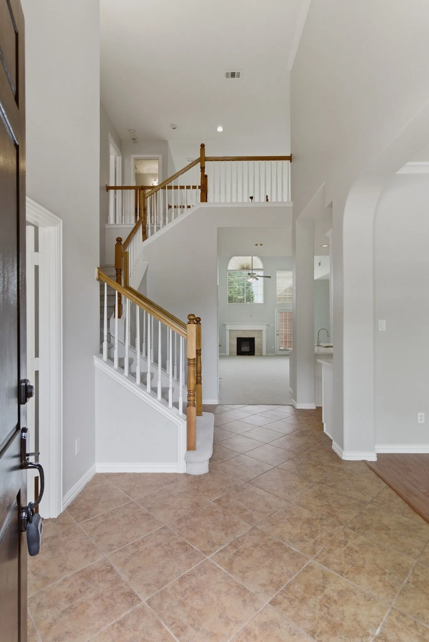 Single Family Residence For Sale in Denton County , 1117 Apache Lake Drive, Carrollton, Texas 75010, 5 Bedroom, 5 Bathroom, 3 Garage spaces, 4,347 Sqft, built in 2002, mls#21284922, Real Estate Agent in Carrollton, Homes For Sale in Denton county, Homes For Sale in Carrollton, Realtor in Carrollton Texas, Real Estate Brokerage Independent Realty Texas, Luminita Cordes Realtor