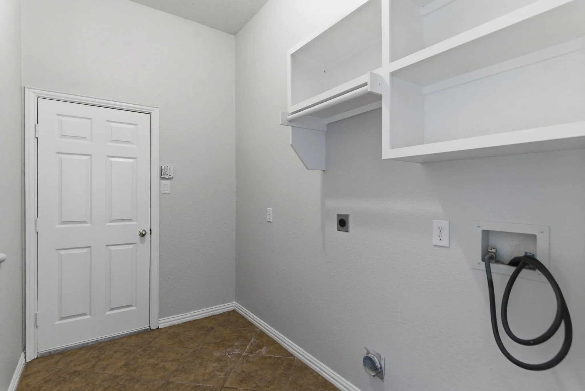 Single Family Residence For Sale in Denton County , 1117 Apache Lake Drive, Carrollton, Texas 75010, 5 Bedroom, 5 Bathroom, 3 Garage spaces, 4,347 Sqft, built in 2002, mls#21284922, Real Estate Agent in Carrollton, Homes For Sale in Denton county, Homes For Sale in Carrollton, Realtor in Carrollton Texas, Real Estate Brokerage Independent Realty Texas, Luminita Cordes Realtor