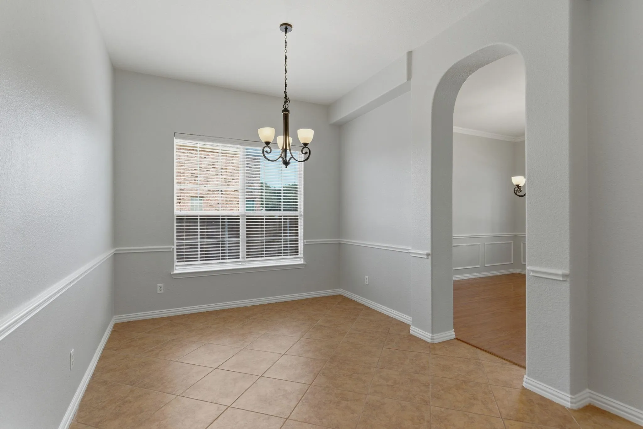Single Family Residence For Sale in Denton County , 1117 Apache Lake Drive, Carrollton, Texas 75010, 5 Bedroom, 5 Bathroom, 3 Garage spaces, 4,347 Sqft, built in 2002, mls#21284922, Real Estate Agent in Carrollton, Homes For Sale in Denton county, Homes For Sale in Carrollton, Realtor in Carrollton Texas, Real Estate Brokerage Independent Realty Texas, Luminita Cordes Realtor