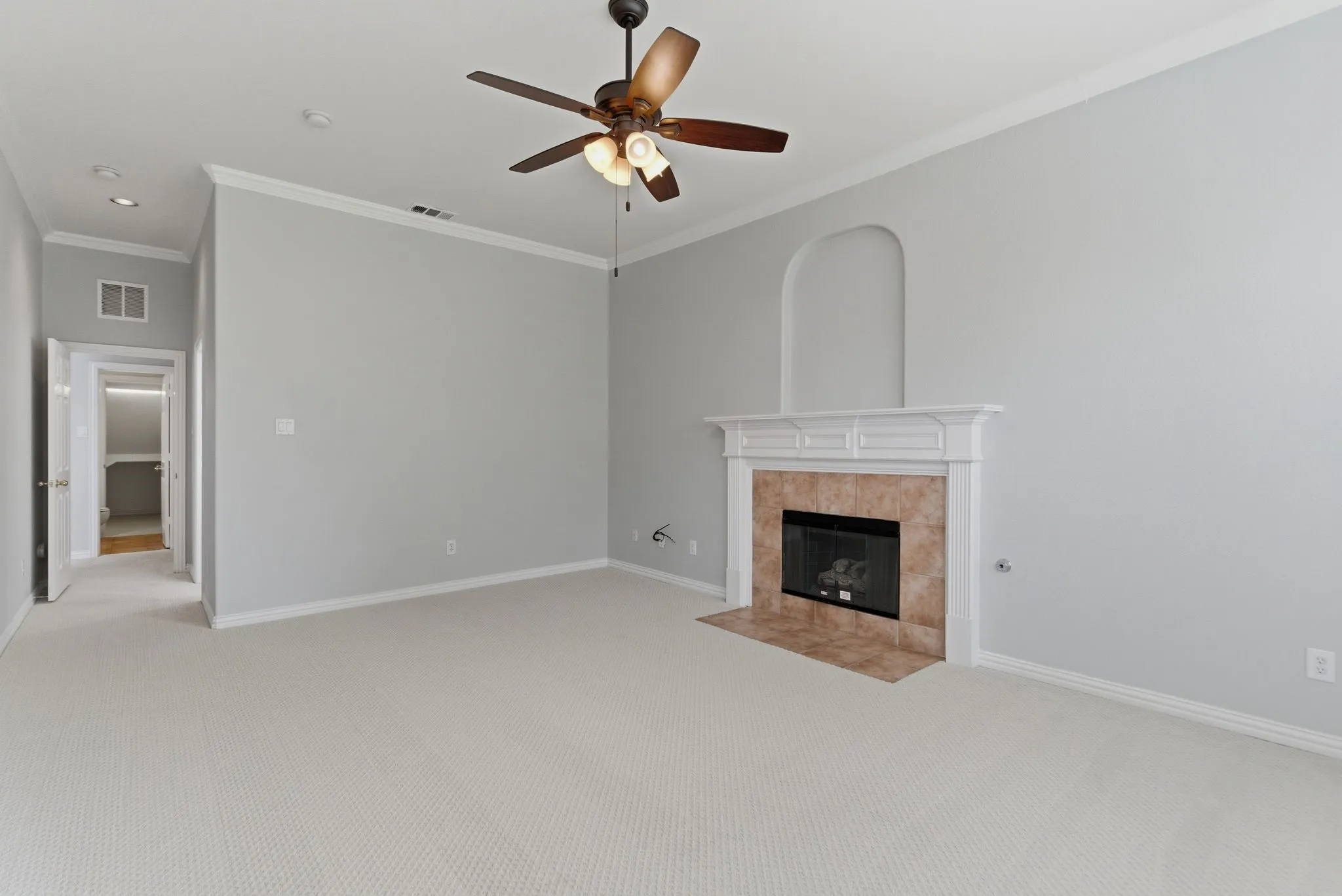 Single Family Residence For Sale in Denton County , 1117 Apache Lake Drive, Carrollton, Texas 75010, 5 Bedroom, 5 Bathroom, 3 Garage spaces, 4,347 Sqft, built in 2002, mls#21284922, Real Estate Agent in Carrollton, Homes For Sale in Denton county, Homes For Sale in Carrollton, Realtor in Carrollton Texas, Real Estate Brokerage Independent Realty Texas, Luminita Cordes Realtor