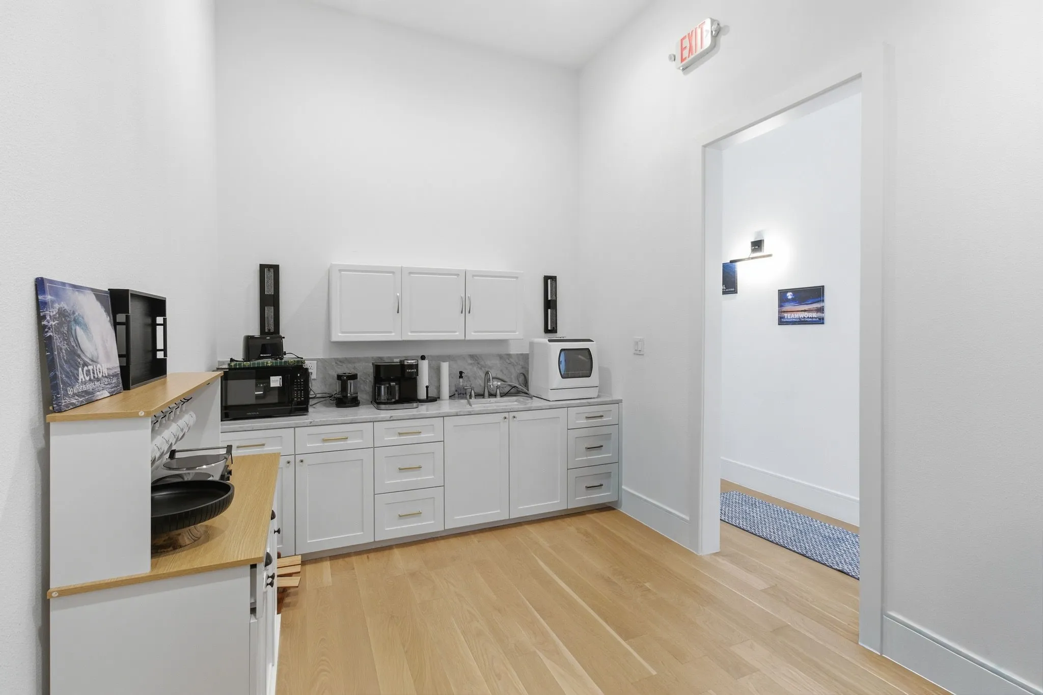 Office For Rent in Dallas County , 230 O Connor Ridge Boulevard 100, Irving, Texas 75038, 0, 0, Garage spaces, 0 Sqft, built in 2020, Price $3,550, mls#21285021, Real Estate Agent in Irving, Homes For Rent in Dallas county, Homes For Rent in Irving, Realtor in Irving Texas, Real Estate Brokerage Independent Realty Texas, Luminita Cordes Realtor