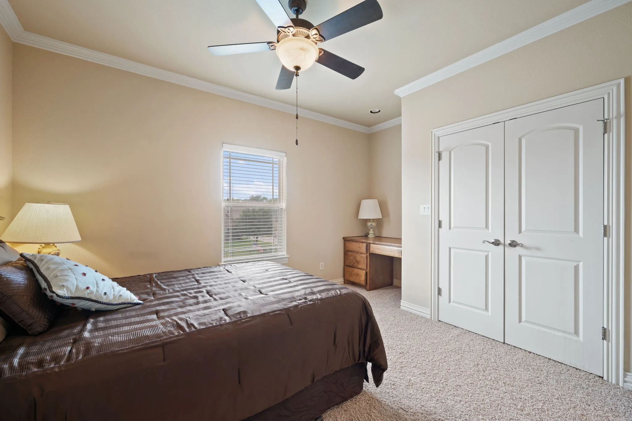 Single Family Residence For Sale in Grayson County , 1131 Fountain Creek Boulevard, Pottsboro, Texas 75076, 4 Bedrooms, 3 Bathrooms, 2 Garage spaces, 3,537 Sqft, built in 2006, Price $575,000, mls#21284035, Real Estate Agent in Pottsboro, Homes For Sale in Grayson county, Homes For Sale in Pottsboro, Realtor in Pottsboro Texas, Real Estate Brokerage Independent Realty Texas, Luminita Cordes Realtor
