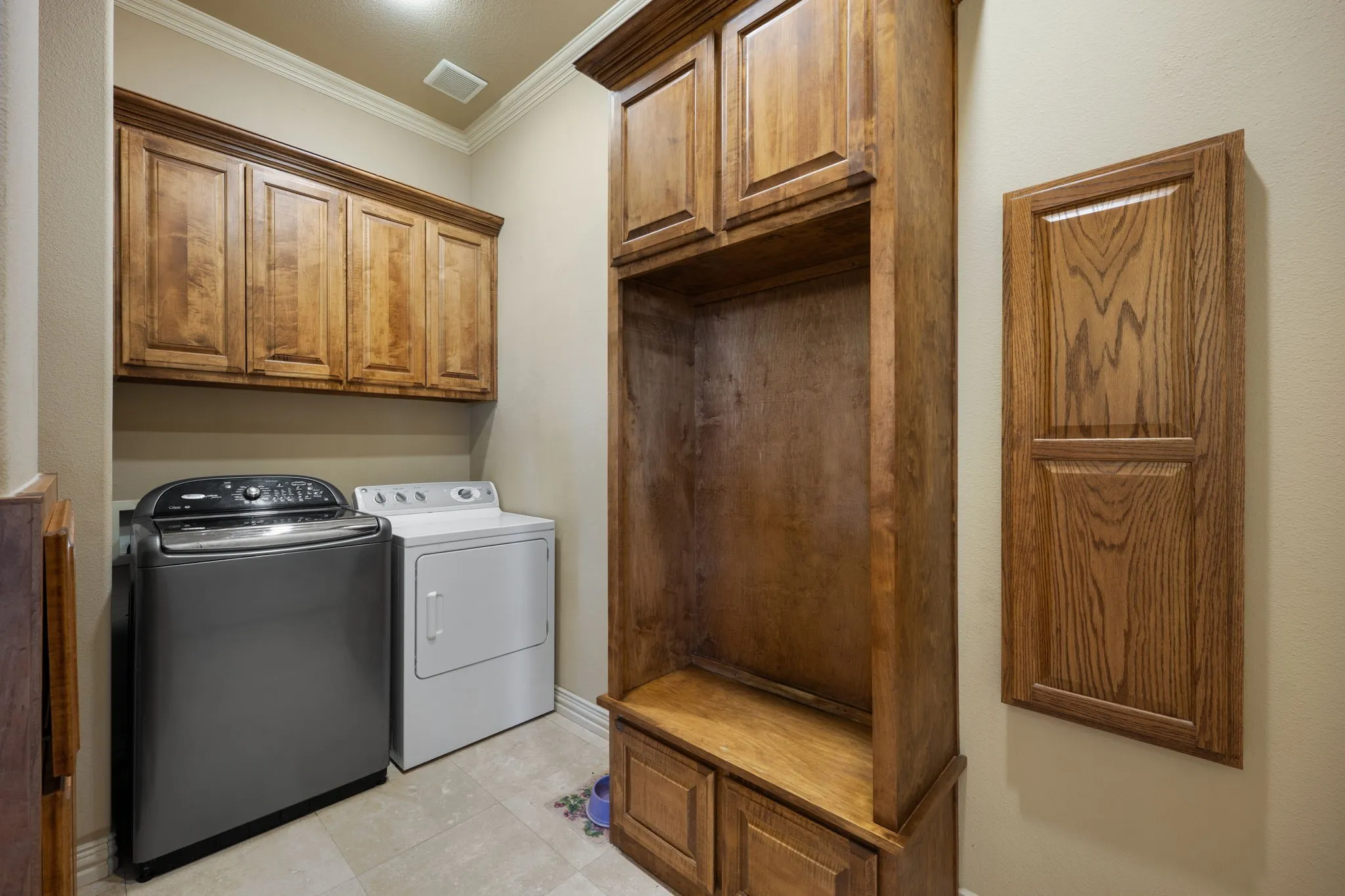 Single Family Residence For Sale in Grayson County , 1131 Fountain Creek Boulevard, Pottsboro, Texas 75076, 4 Bedrooms, 3 Bathrooms, 2 Garage spaces, 3,537 Sqft, built in 2006, Price $575,000, mls#21284035, Real Estate Agent in Pottsboro, Homes For Sale in Grayson county, Homes For Sale in Pottsboro, Realtor in Pottsboro Texas, Real Estate Brokerage Independent Realty Texas, Luminita Cordes Realtor