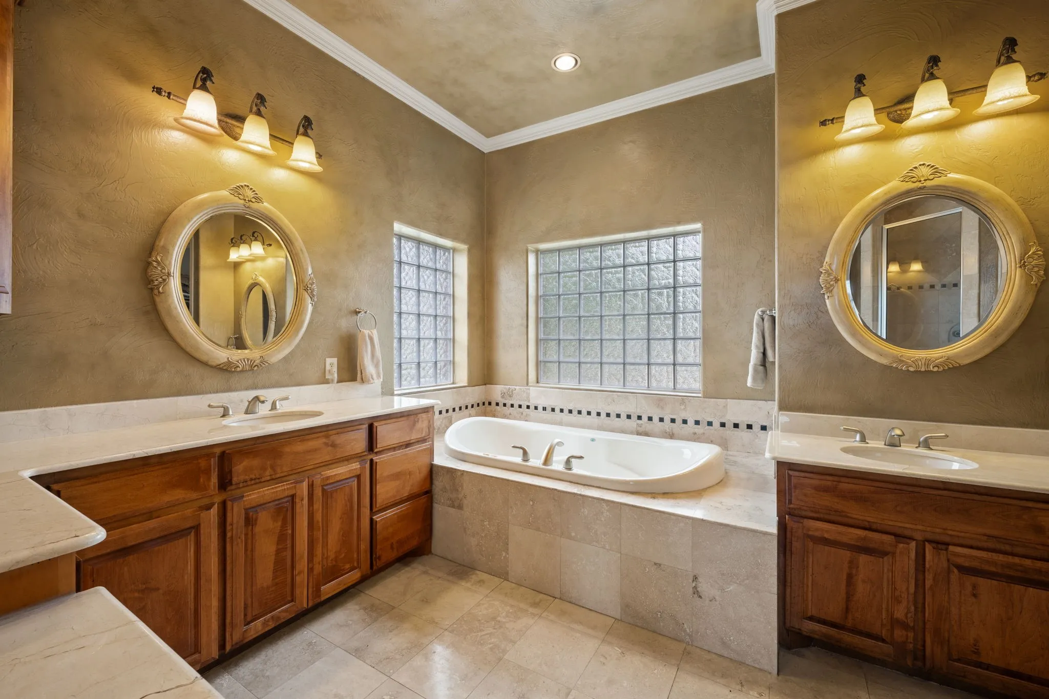 Single Family Residence For Sale in Grayson County , 1131 Fountain Creek Boulevard, Pottsboro, Texas 75076, 4 Bedrooms, 3 Bathrooms, 2 Garage spaces, 3,537 Sqft, built in 2006, Price $575,000, mls#21284035, Real Estate Agent in Pottsboro, Homes For Sale in Grayson county, Homes For Sale in Pottsboro, Realtor in Pottsboro Texas, Real Estate Brokerage Independent Realty Texas, Luminita Cordes Realtor
